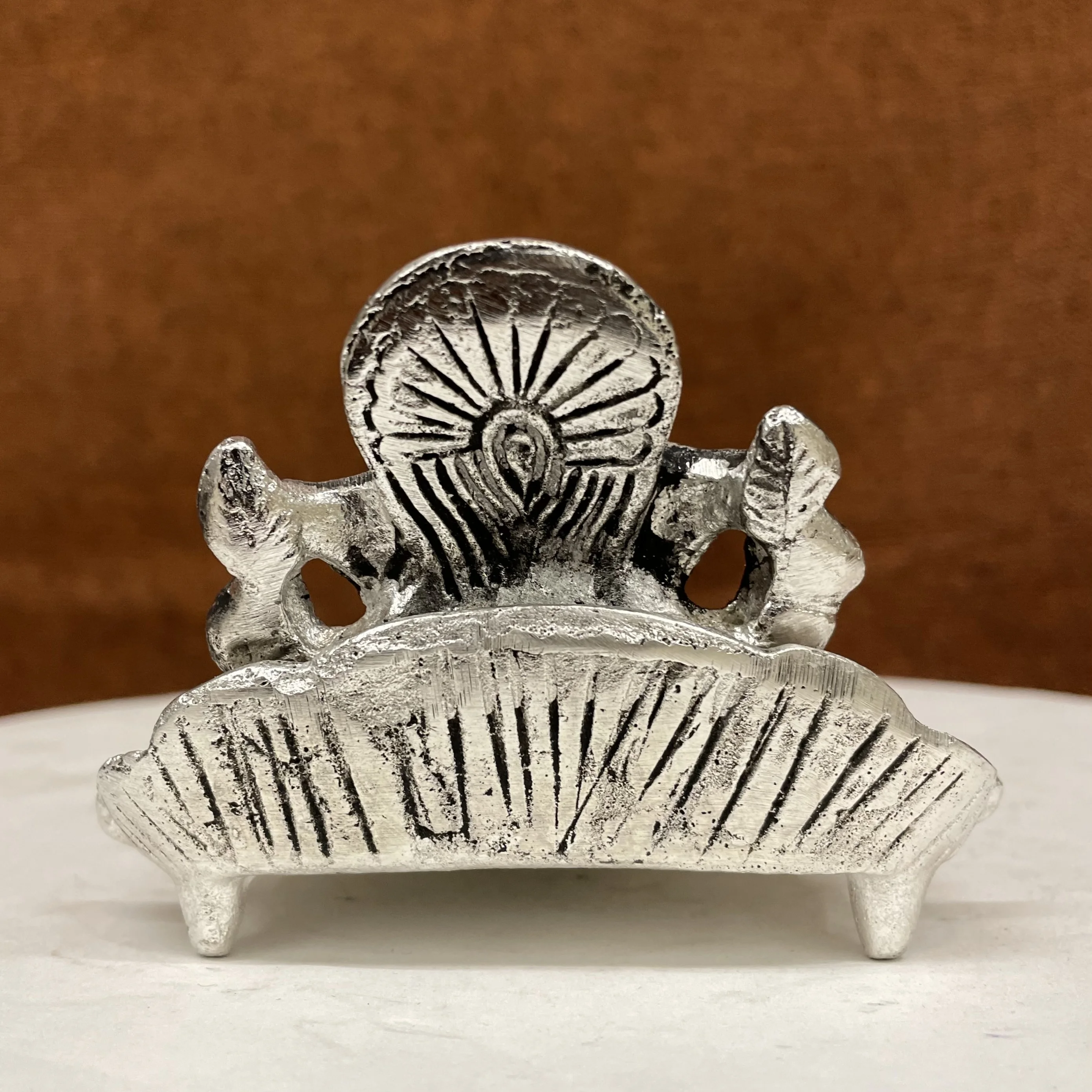 Новое поступление ручная работа Посеребренная металлическая форма листа Ganesha Diya 4 дюйма для подарка и украшения дома
