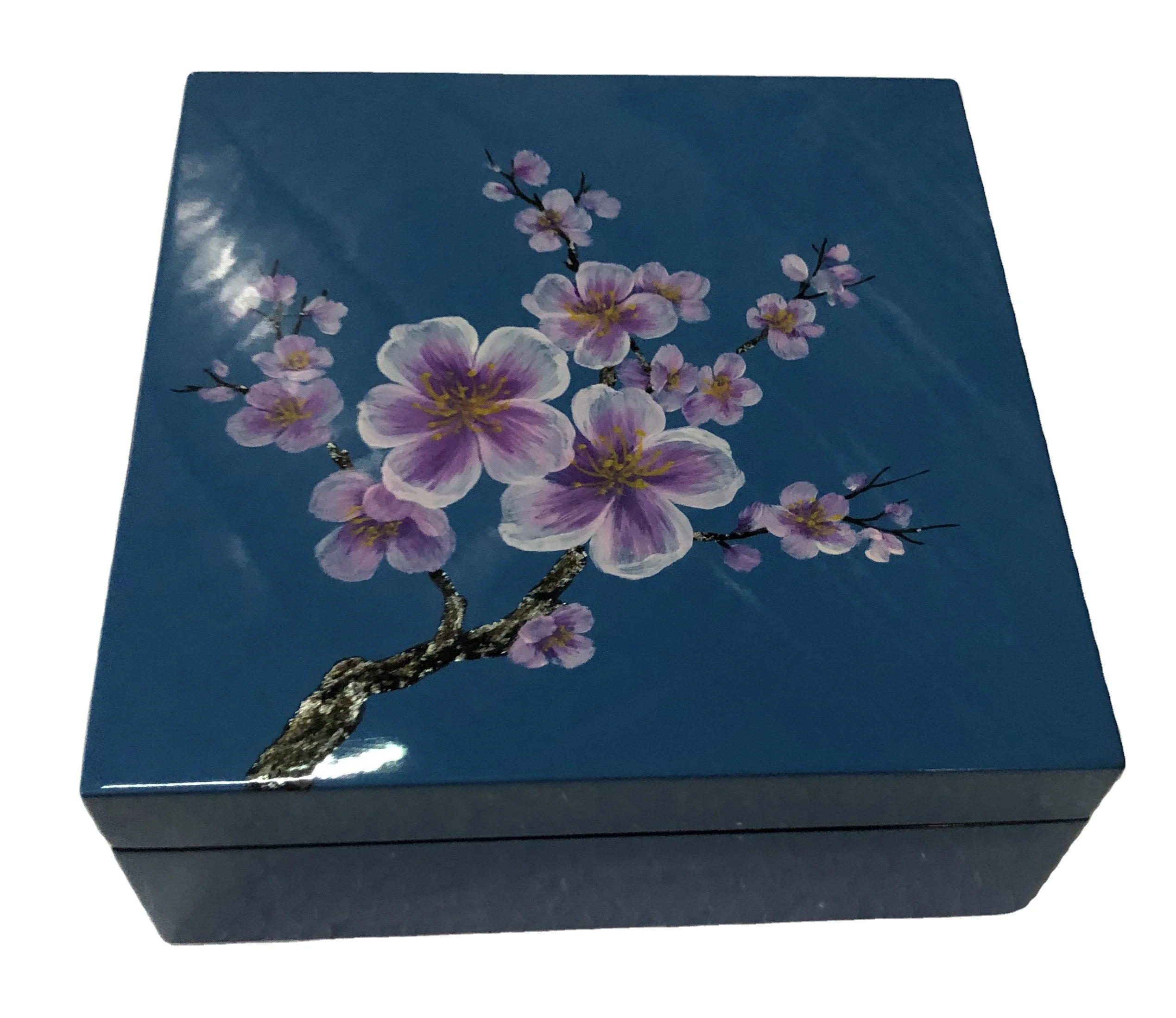 
Square lacquer box 