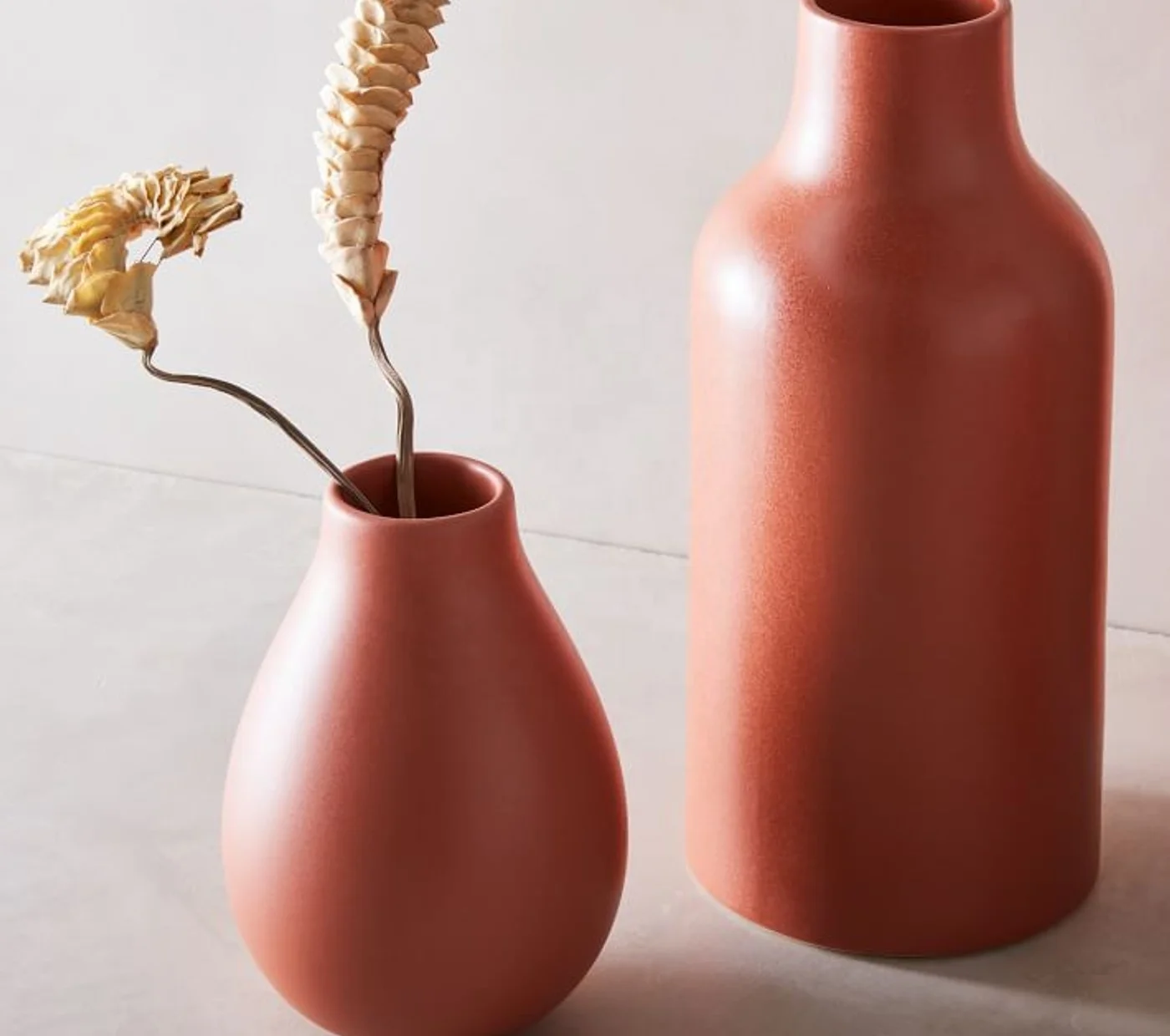 High Demanding best Modern Metal Ceramic clay Texture Flower Vases Home Decorative customise Made India At Reasonable Price