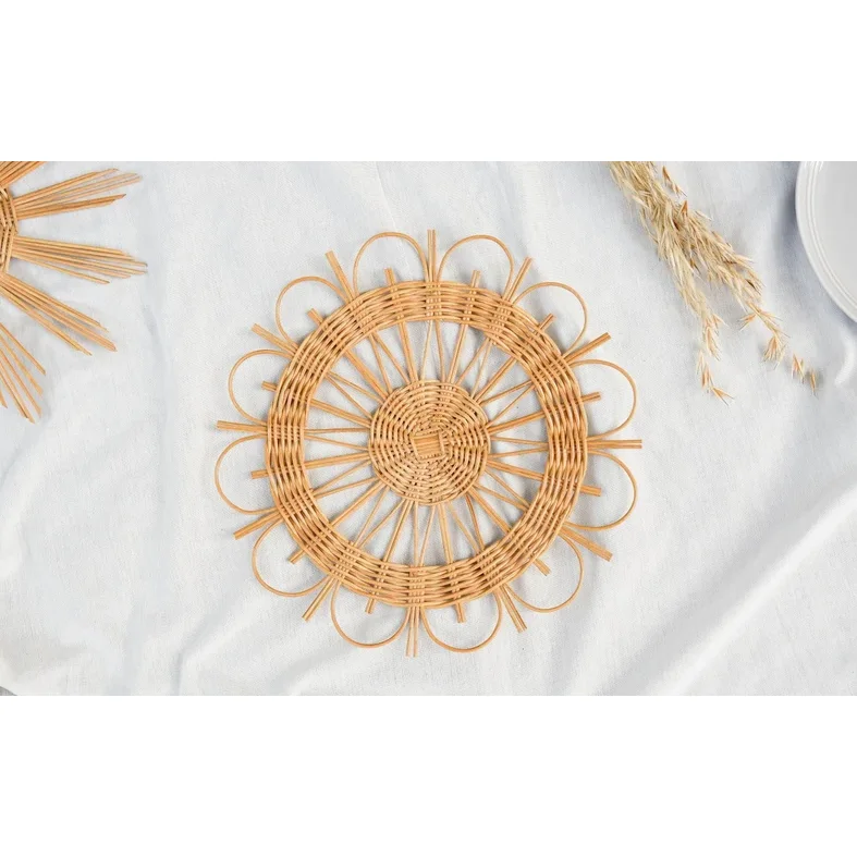 Beauty rattan Handmade Natural Weave eco-friendly and natural light brown color Wall Art for serving restaurant party