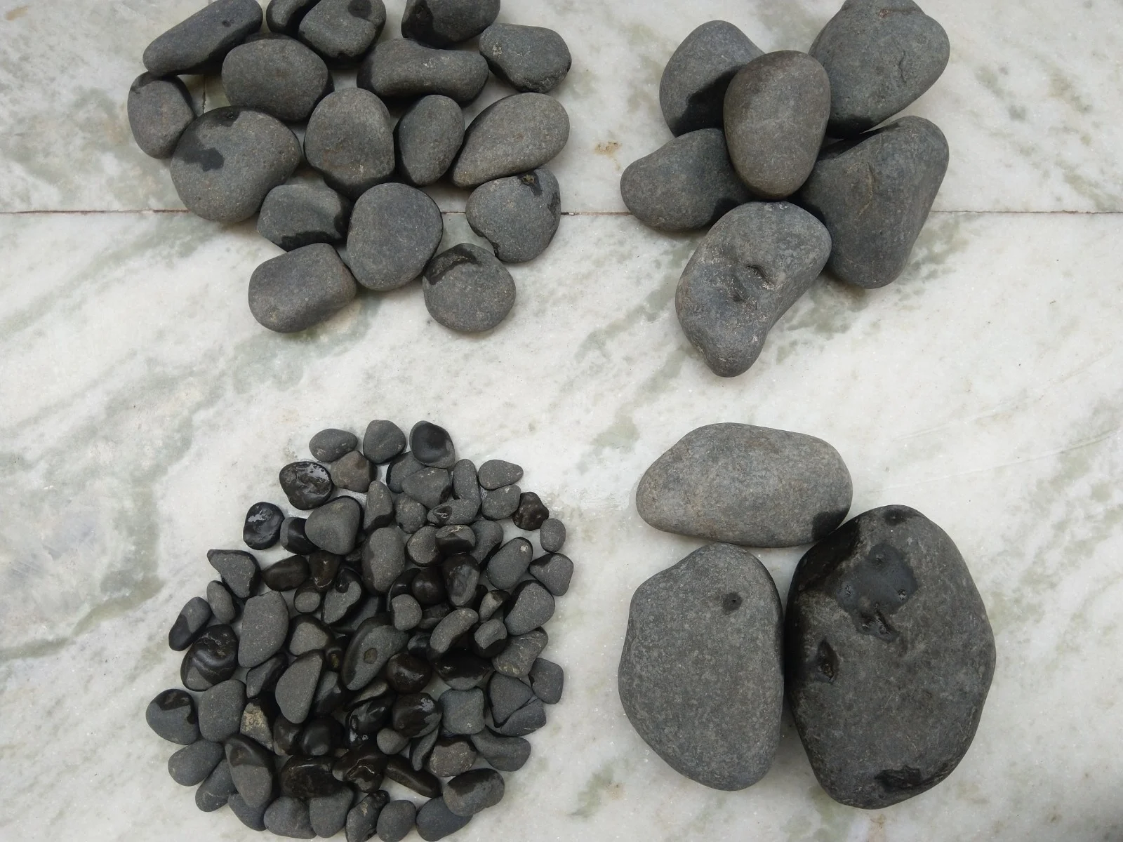 Natural Black River Washed Pebble Stones for Decoration garden landscaping Planters Pavement Pathways Outdoor Round shape