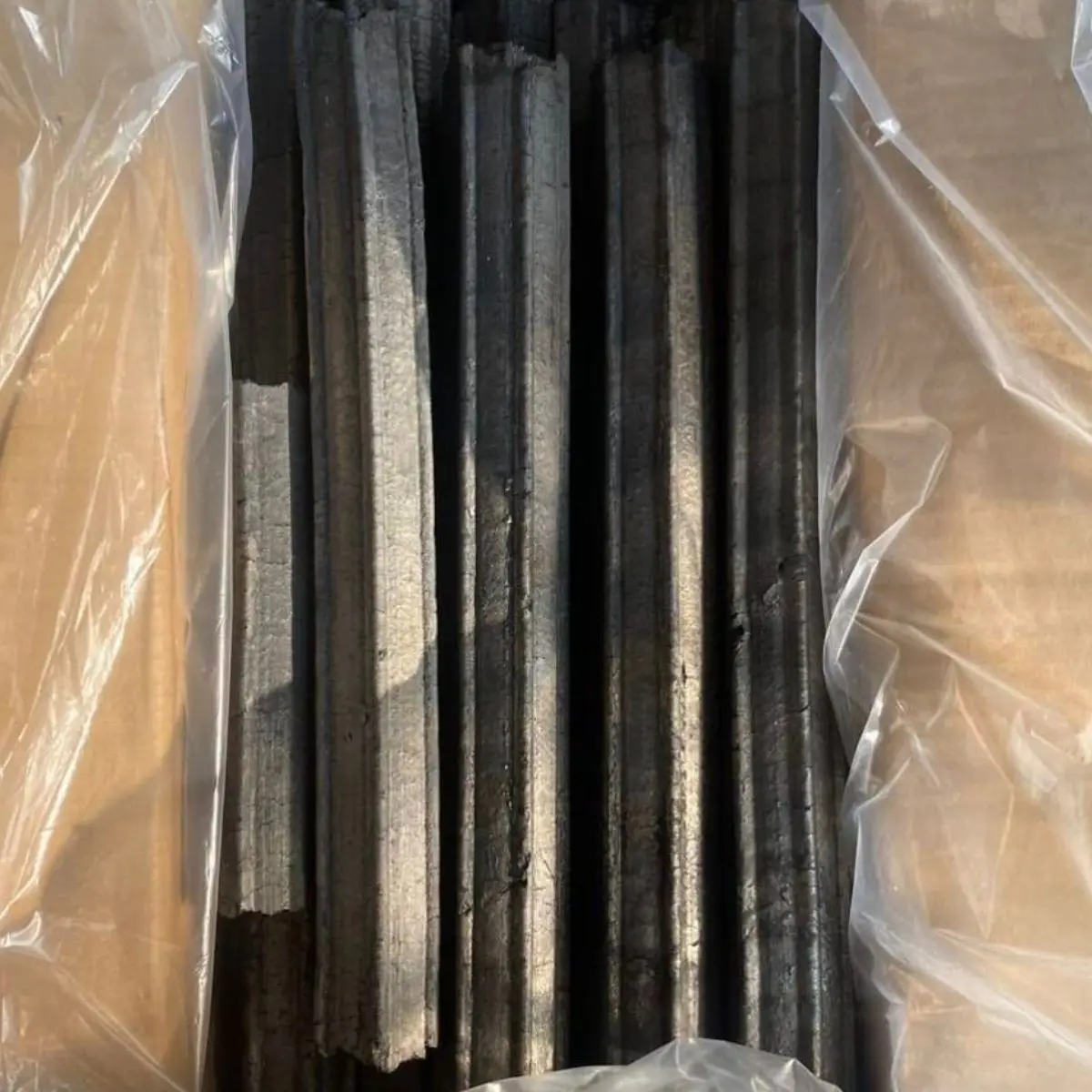 SAWDUST CHARCOAL/ BLACK COAL FROM VIETNAM WHITE CHARCOAL FOR CAMPING TRIPS GRILLS BBQ CHEAP PRICE HIGH CLORIES