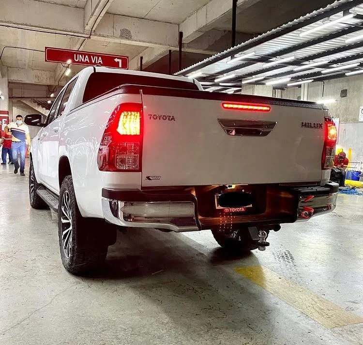 Для 2017 2018 2019 2020 2021 автомобилей подержанные автомобили Toyota Hilux дизельный пикап 4x4 в подержанных автомобилях