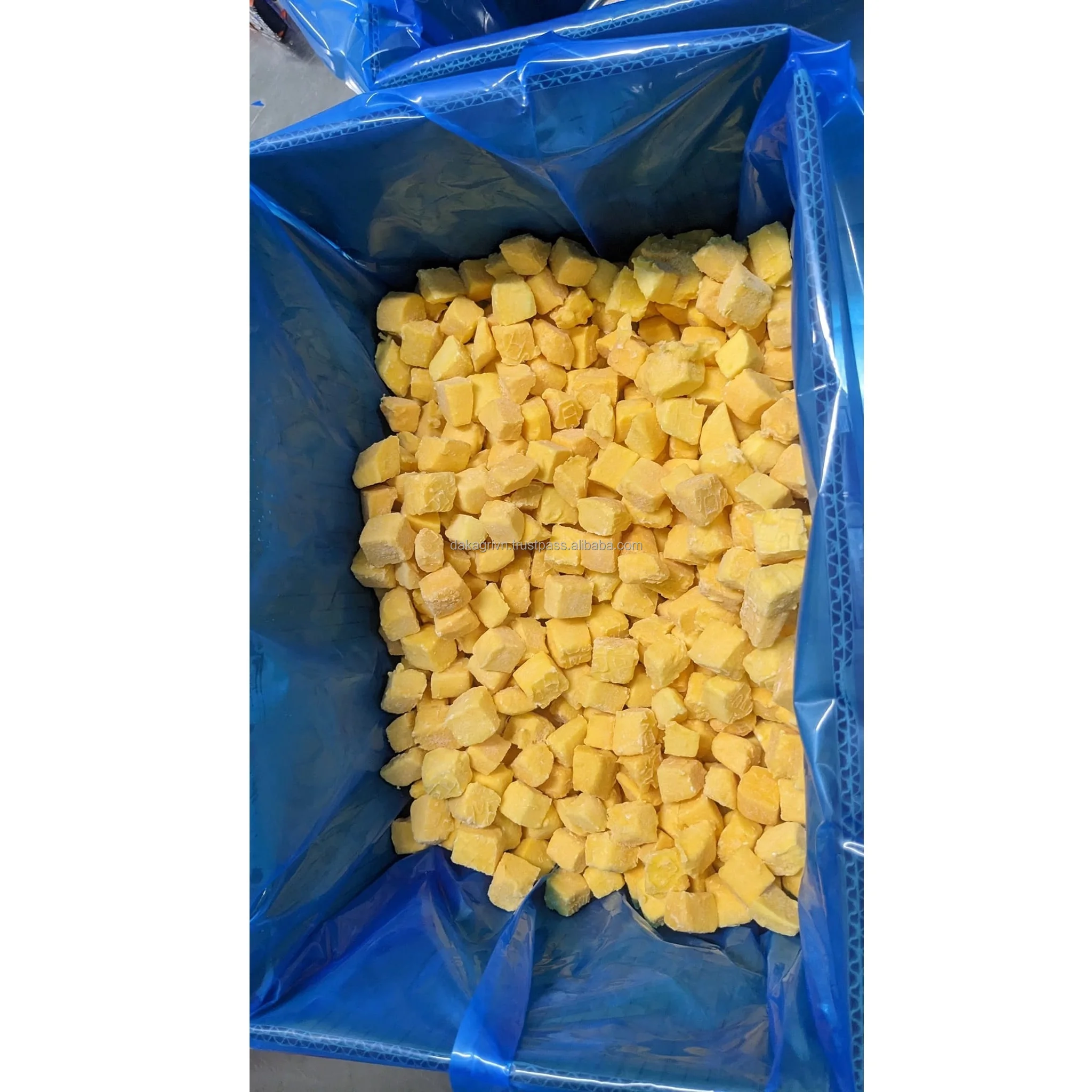 13% Brix Agriculture IQF Frozen Natural Sweet Vietnam Common OEM Eat directly Mango Chunk With 24 months Shelf Life