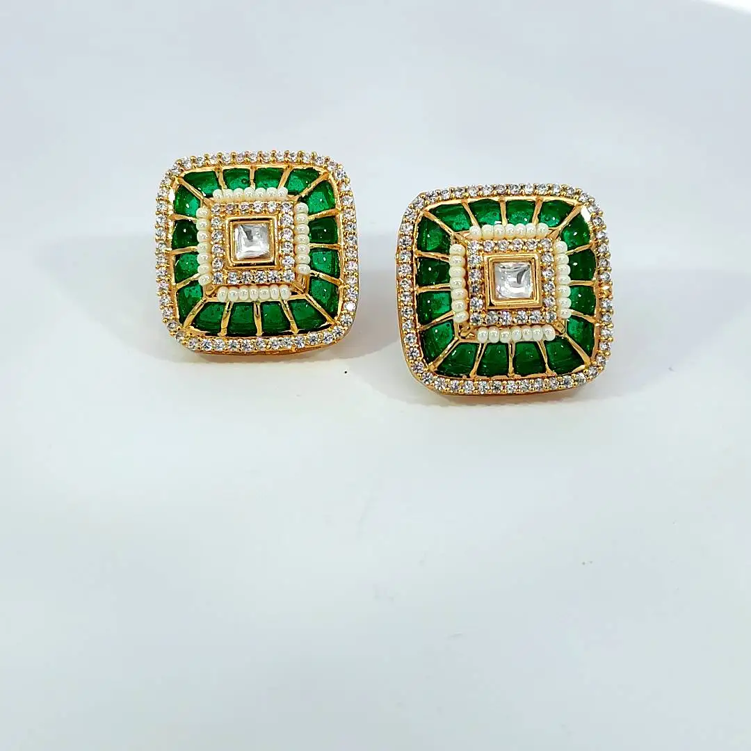 EFFORTLESS ELEGANCE WITH THIS BACK FITTING KUNDAN TOPS THAT BLEND TRADITIONAL CHARM AND GRACE