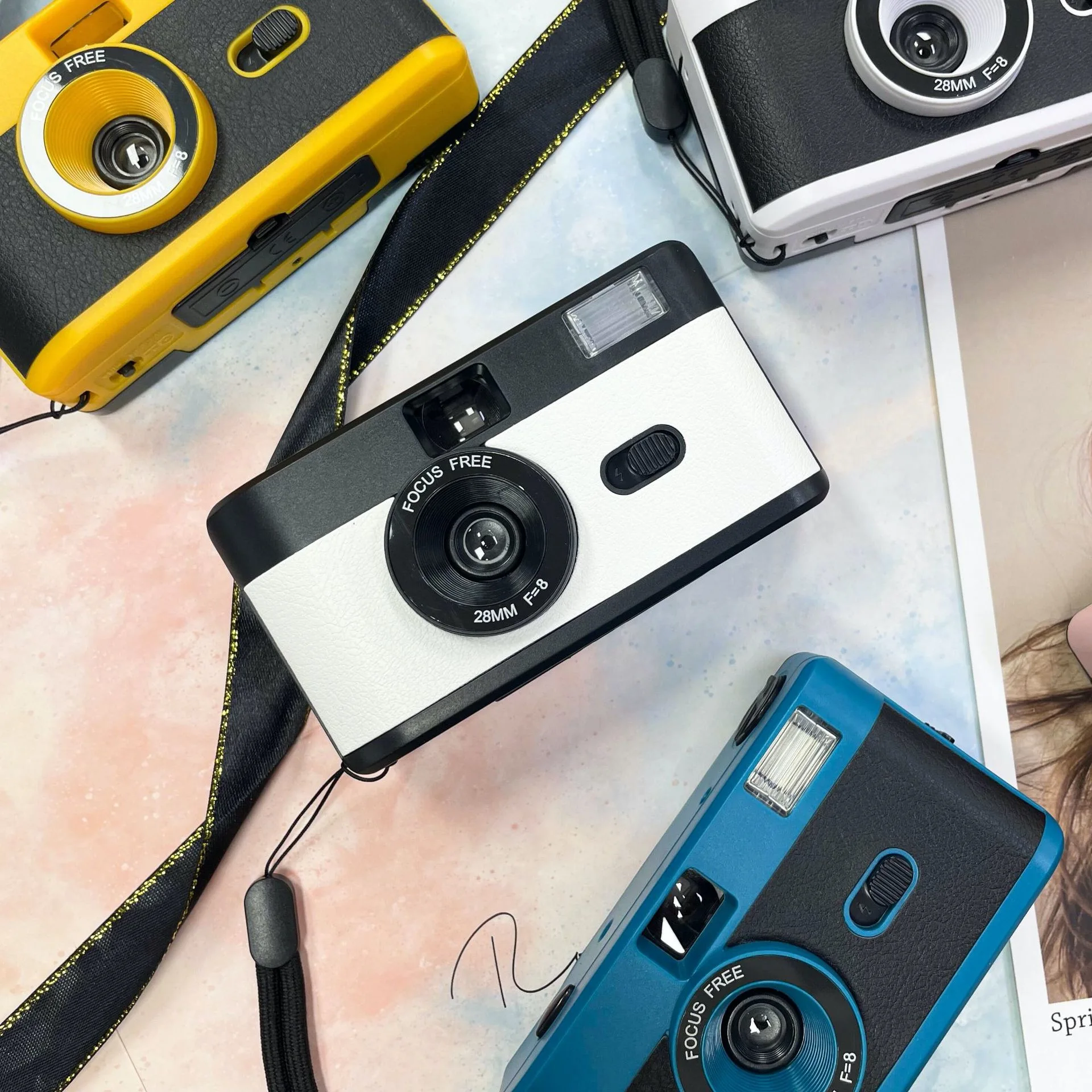 New Design Colorful customized 35mm Film Reusable Flash Camera