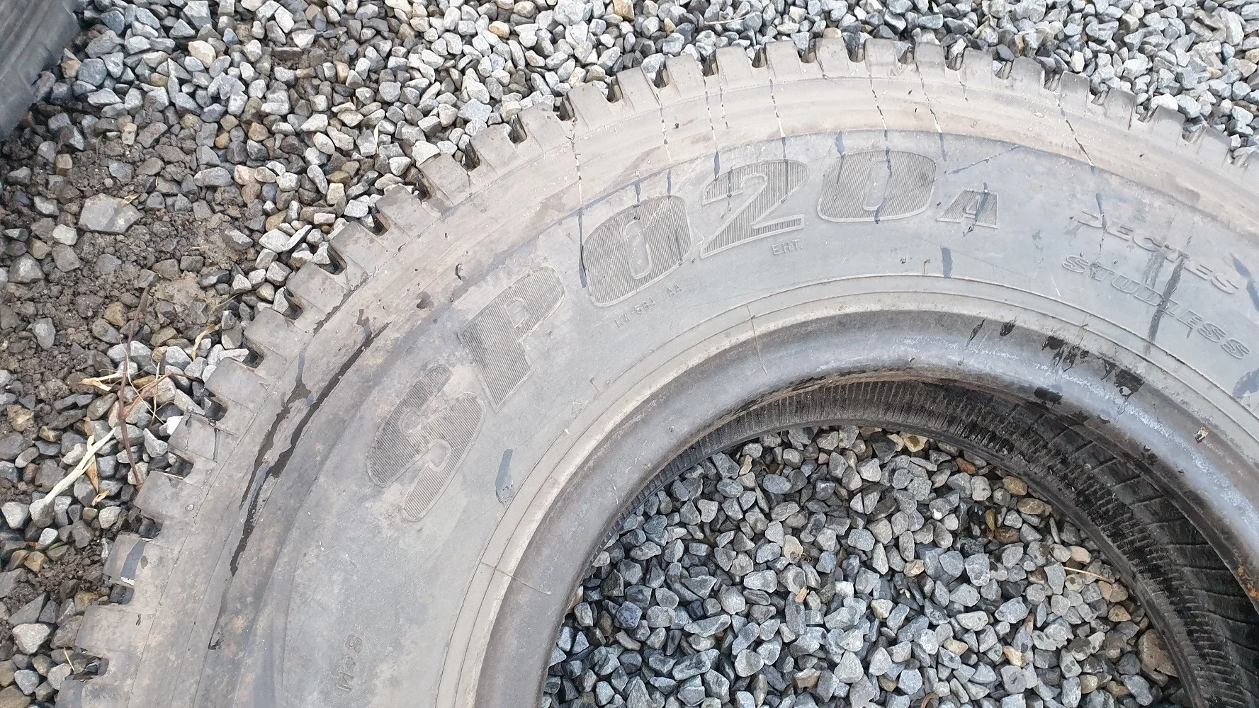 Японские высококачественные автомобильные запчасти SP020 шины для больших грузовиков или автобусов Твердые колеса