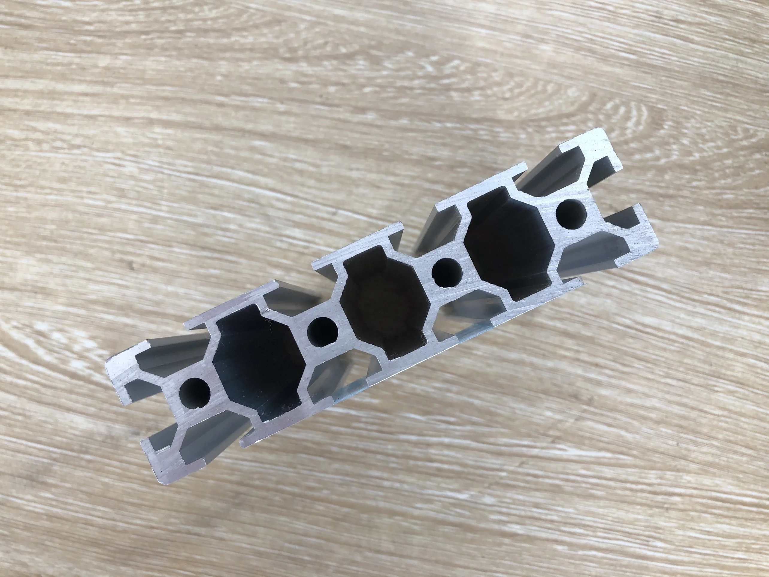 Лидер продаж экструзионный алюминиевый профиль 40x40 от Shalumi Вьетнам