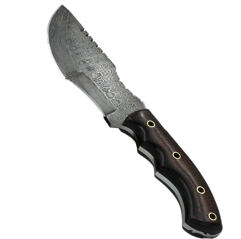 Охотничий нож с ручкой из высокоуглеродистой стали