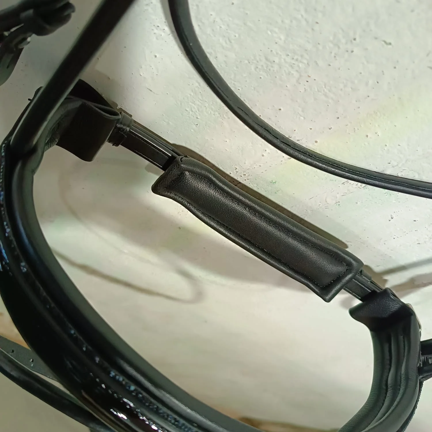 Luxury Equestrian Horse Soft Padded Bridle With Crystal Chain And Patent Leather Top Indian Wholesale Manufacturer