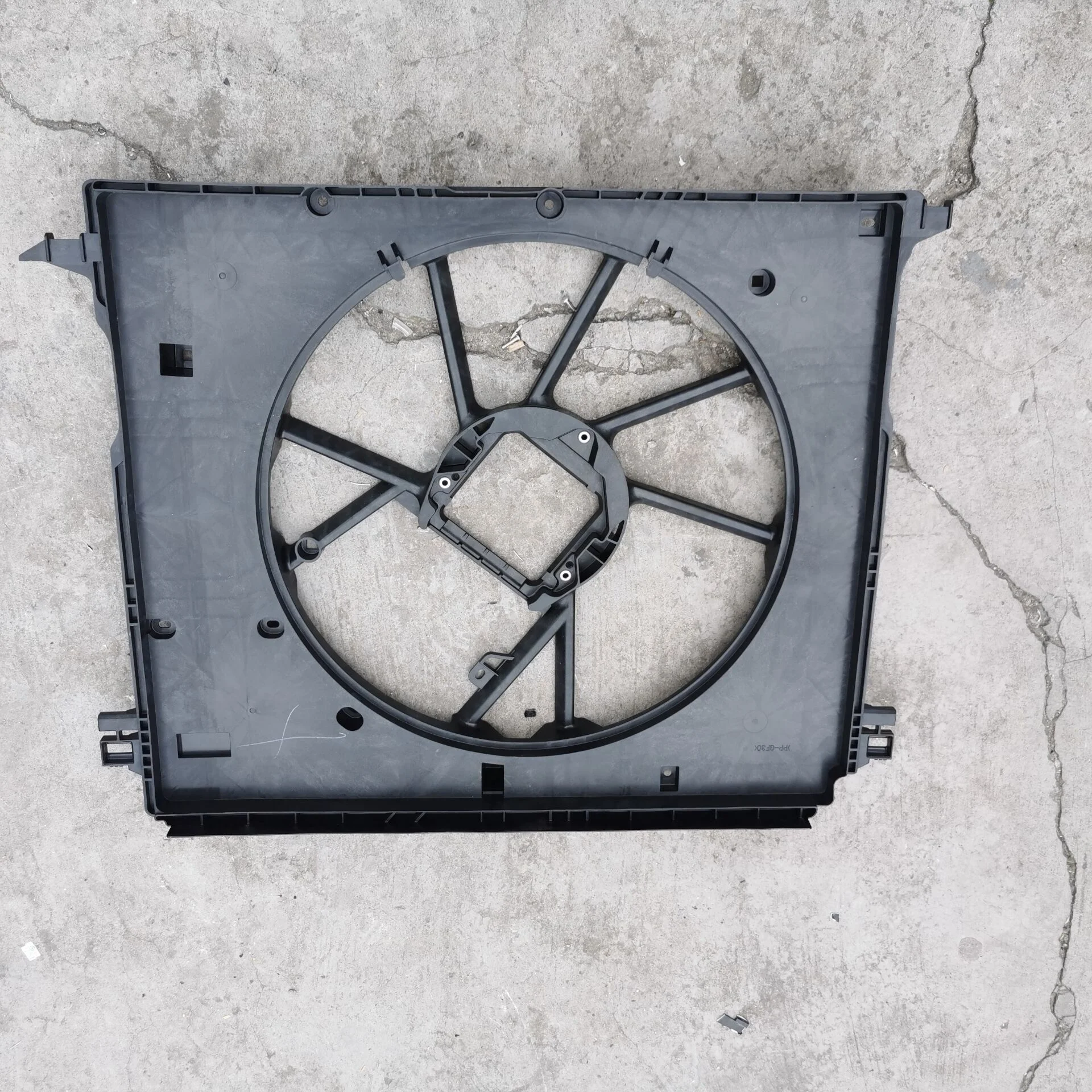 16360-F0150 Fan frame and radar logo for Toyota Sienna 16360-F0150