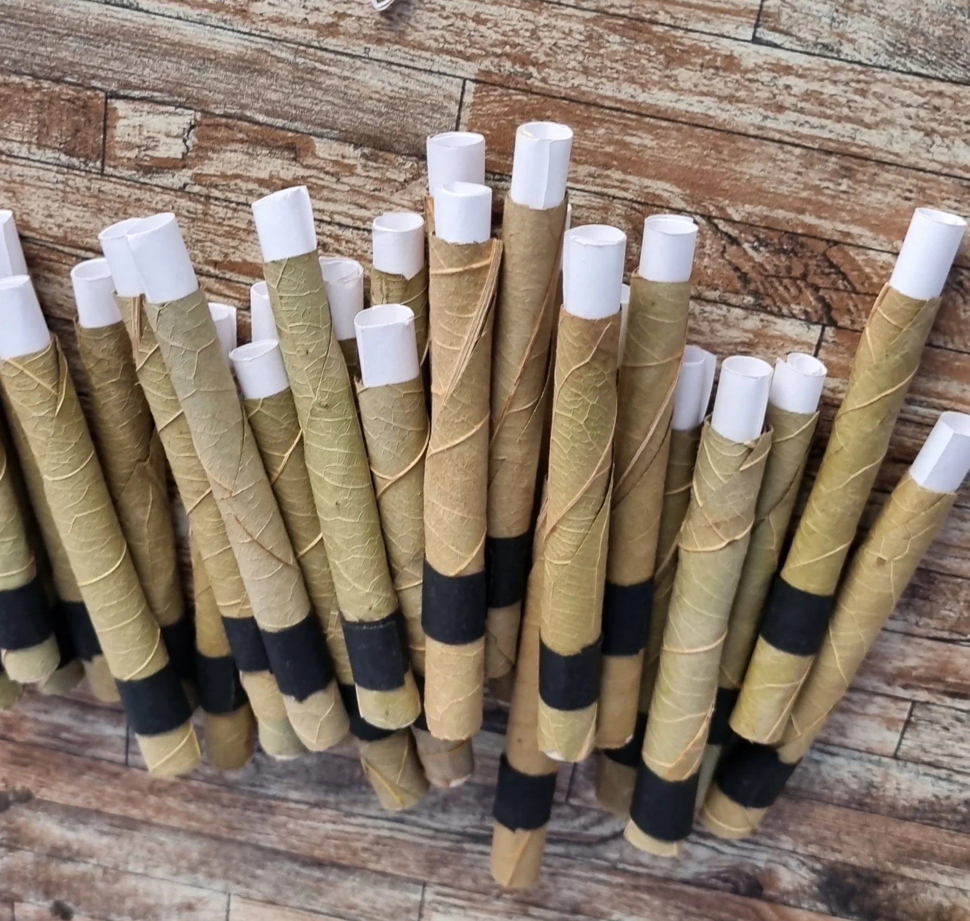 Ebony Tendu or coromandel Pre Rolled Leaf.jpg