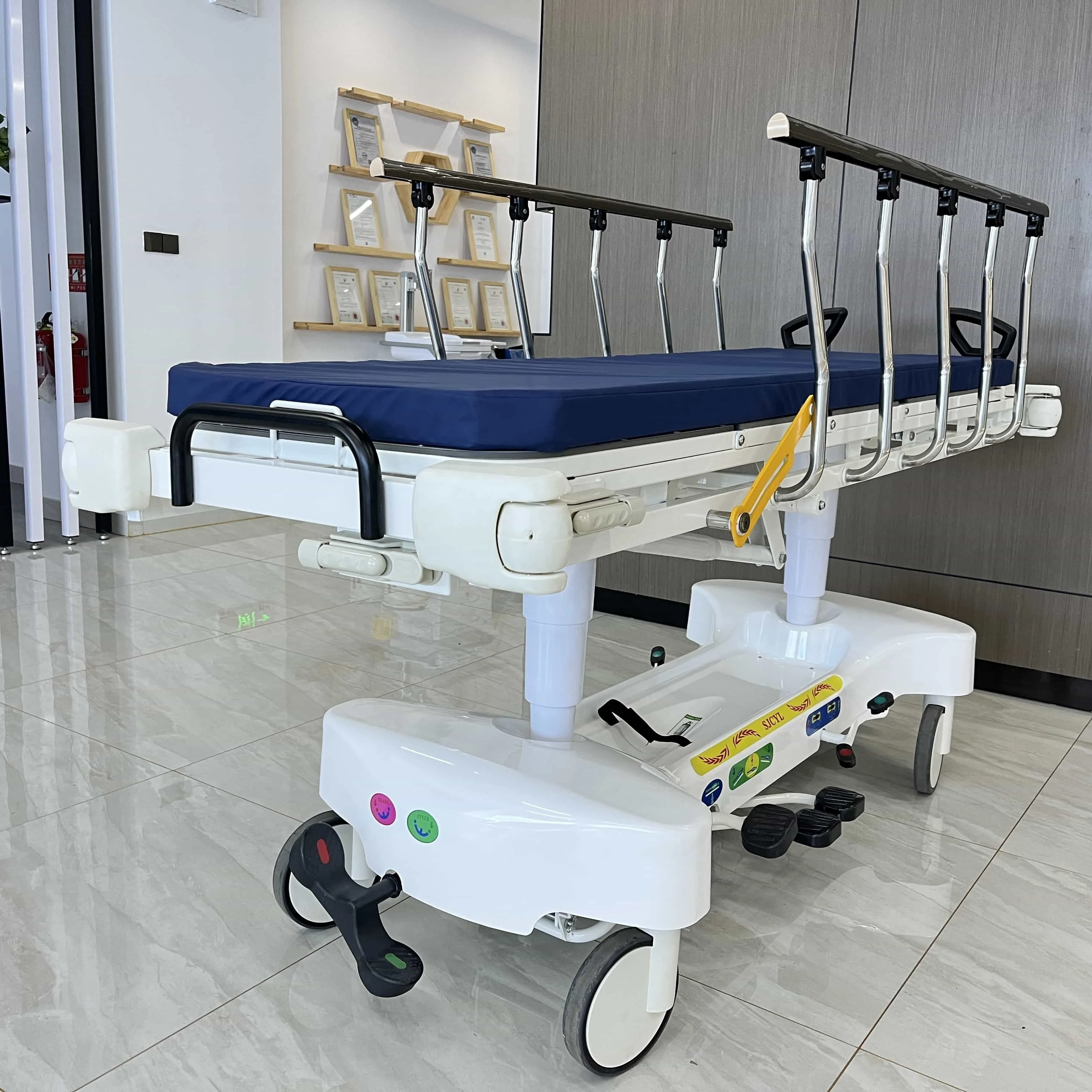 Hing Quality Professional Multifunctional Hospital Hydraulic Emergency Patient Transfer Bed with Direct Factory Wholesale Price