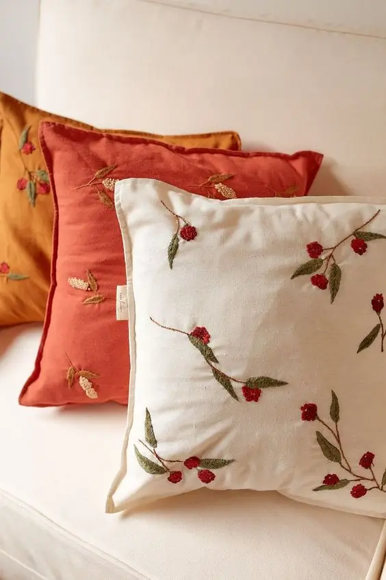 High Quality Hand-Embroidered Cushions Cotton Fabric Made in Vietnam Hand-Made Skillfully