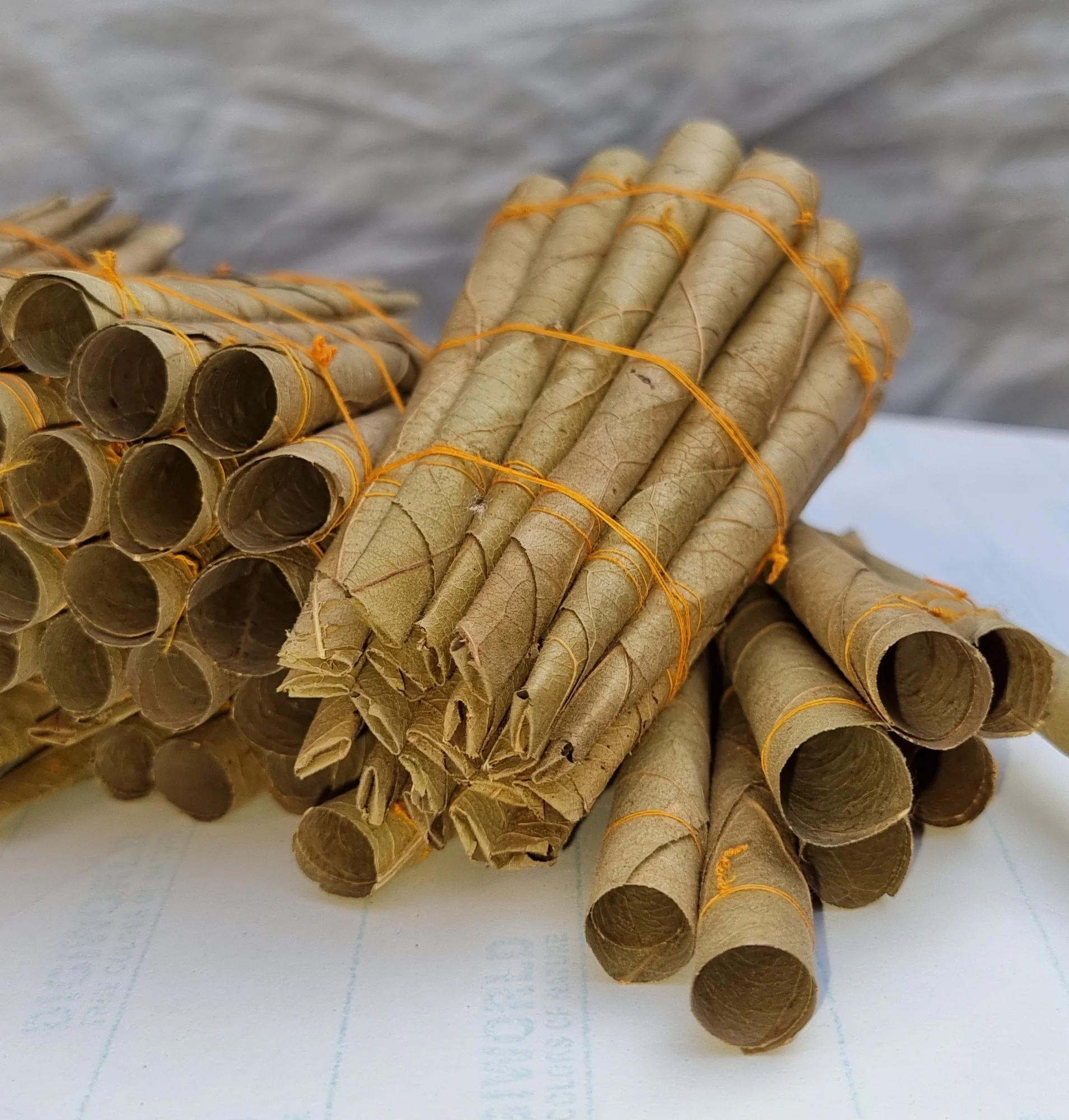 Smoking tip 4 mm and 10 mm Top of UN-Filtered Tendu Pre Rolled Leaf.jpg