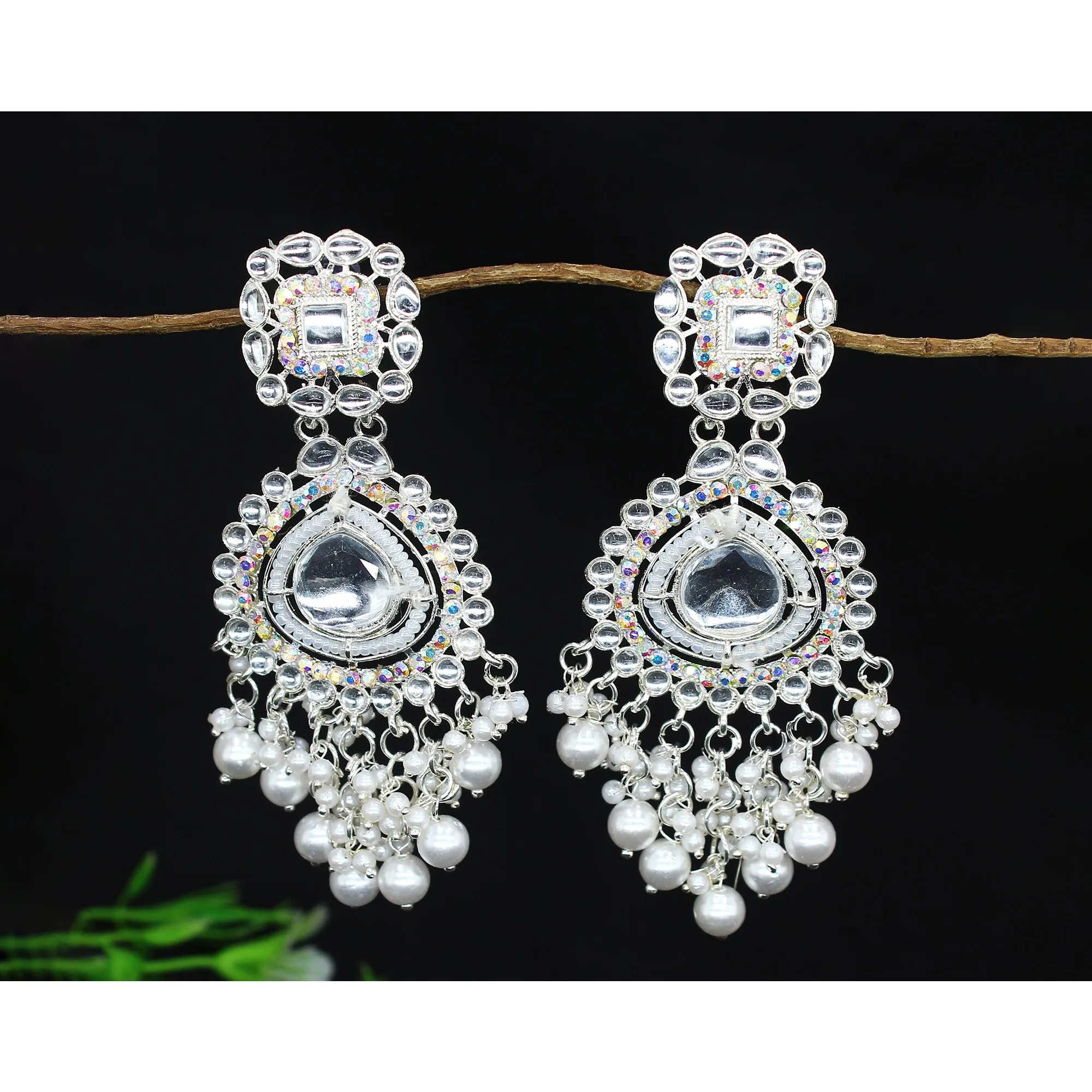 Wholesale Fashionable Gold Plated Meenakari Kundan Earrings Indian Bridal Wedding Party Jewelry With Tassel Shape for Engagement
