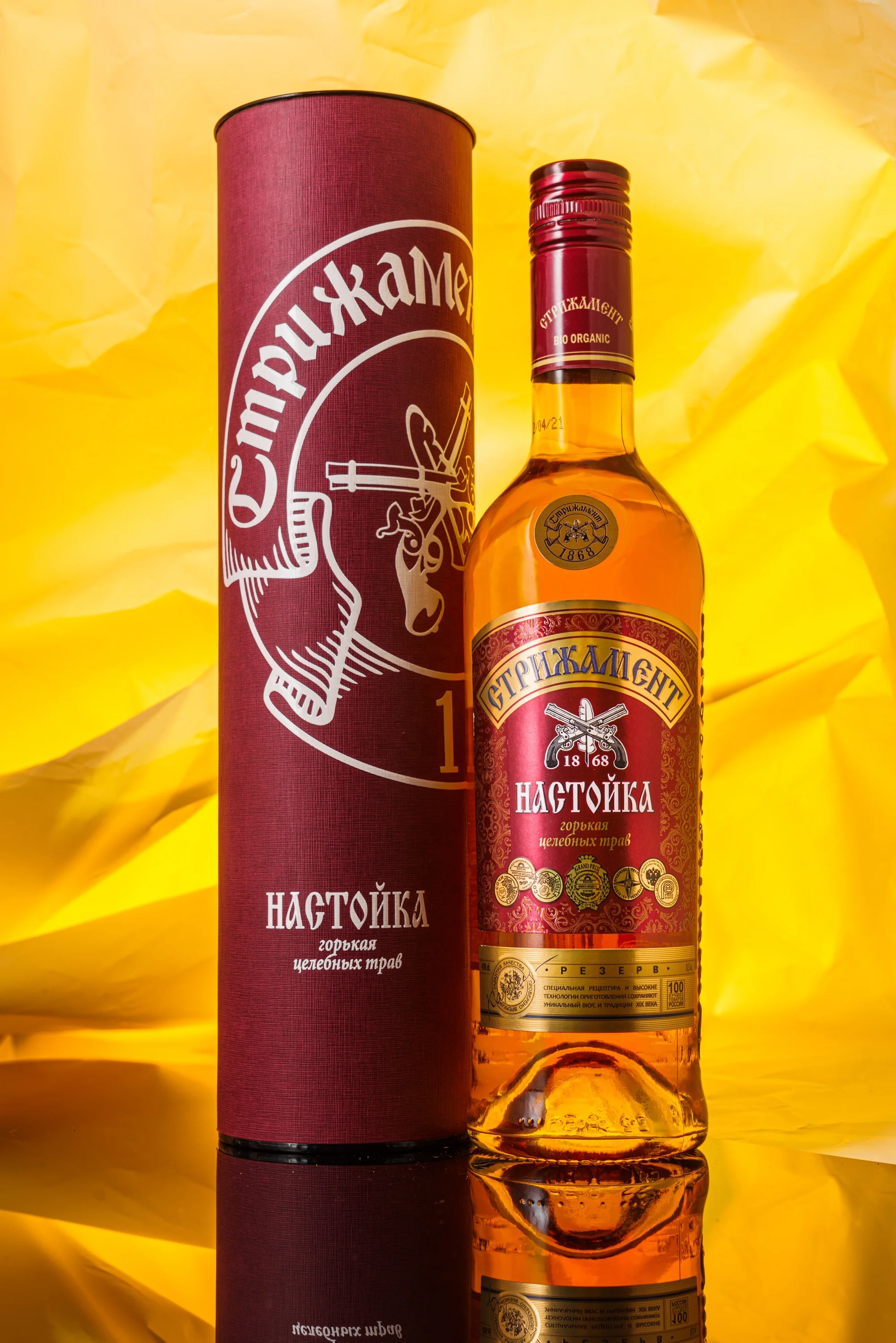 Настойка Strizhament 0 5L. 40% alc.vol.