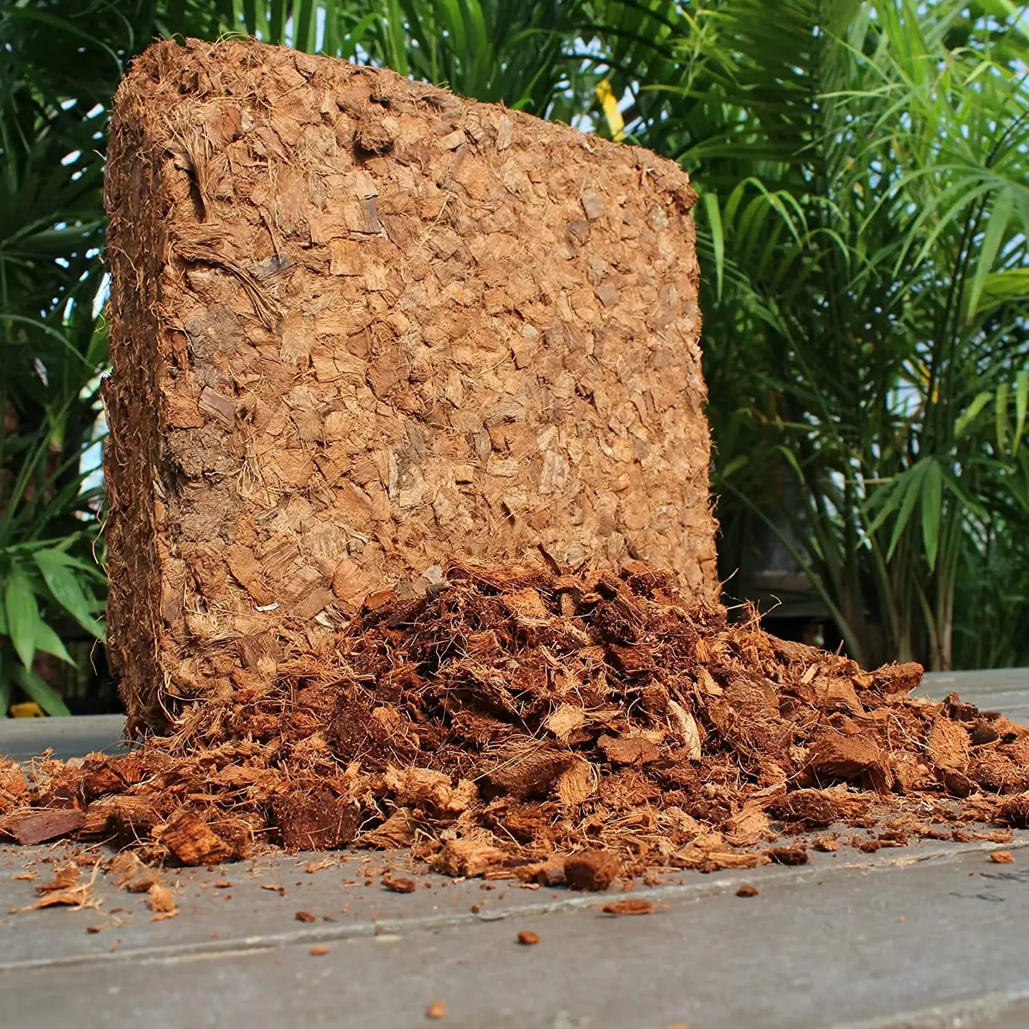 USA Bulk Wholesale Compressed Natural Coco 4.5KG 5KG Block Coconut Husk Chips (10000011547051)