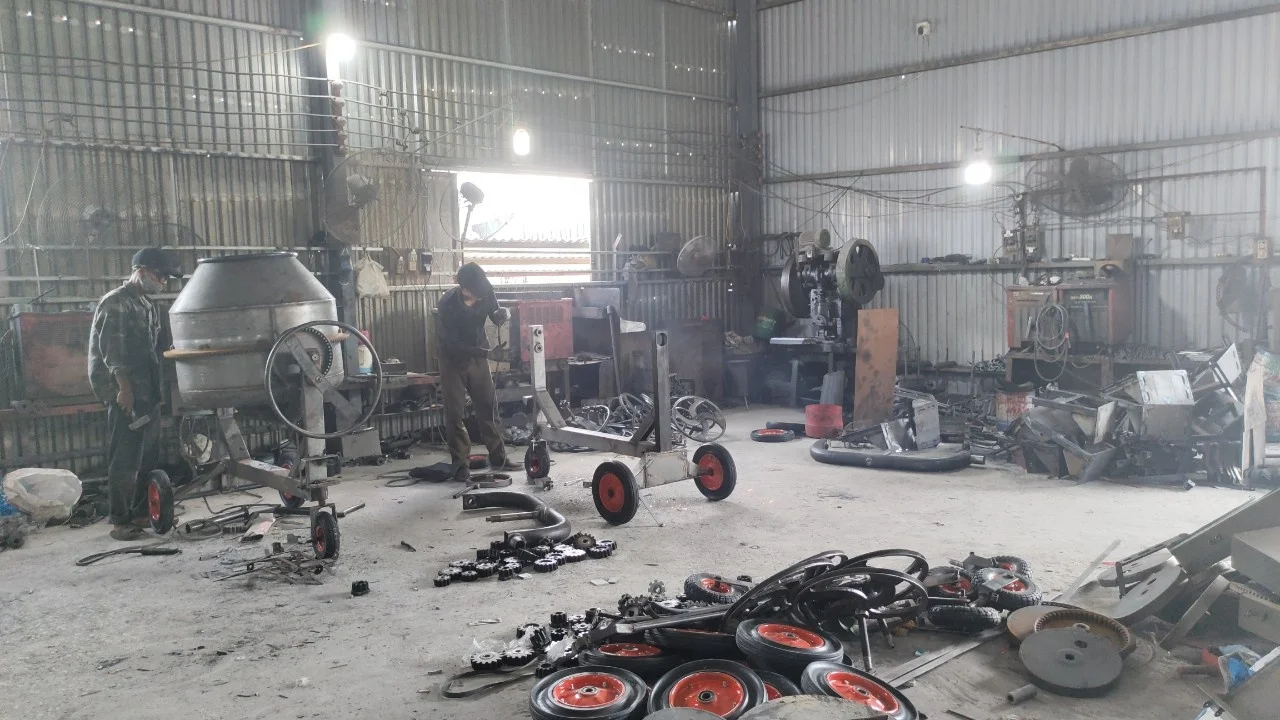 New mini drum capacity 250lit concretera mixer export to Ecuado match diesel gasoline petrol engine or electric motor