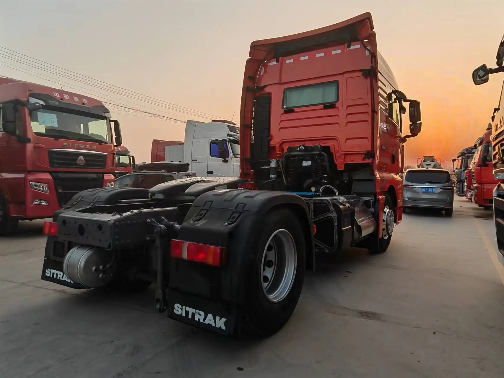 SINOTRUCK официально Сертифицированный Подержанный или новый Sinotruck Sitrak 4X2 трактор C7H C9H грузовик для продажи