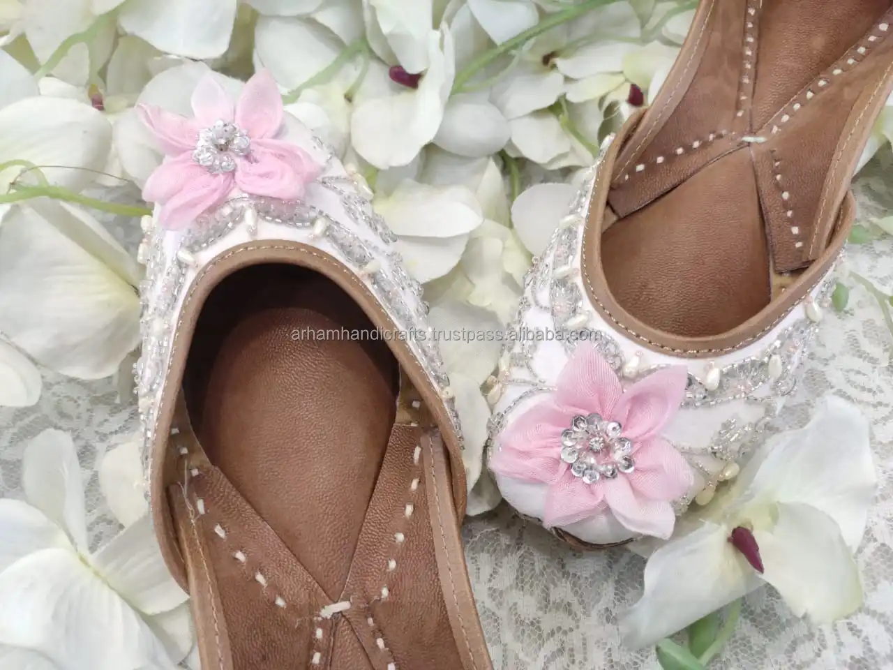 Embroidery juttis Designer Trendy stylish