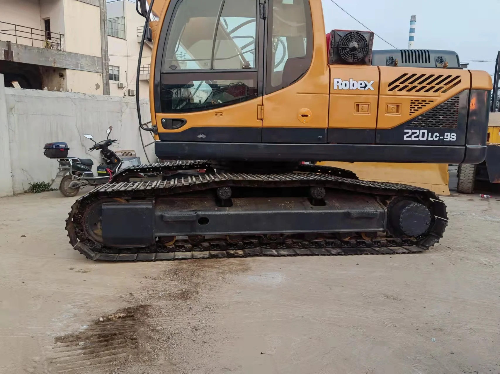 Used Hyundai 220 excavator heavy-duty Original Hyundai 220LC-7 220lc excavator for  sale