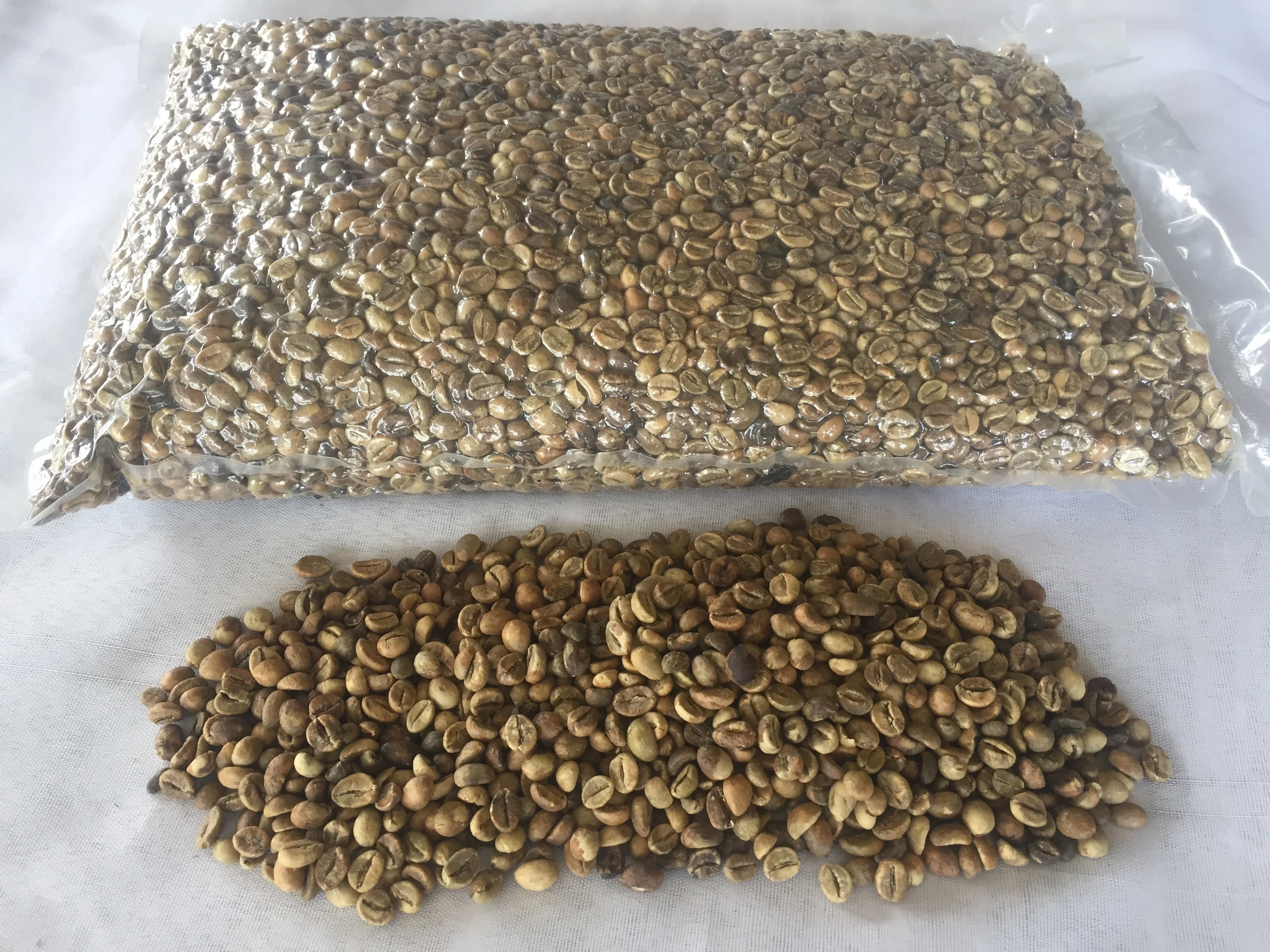  Зеленые кофейные зерна ROBUSTA TERATAI 100% натуральные лидер продаж индонезийские лучшее качество по разумной