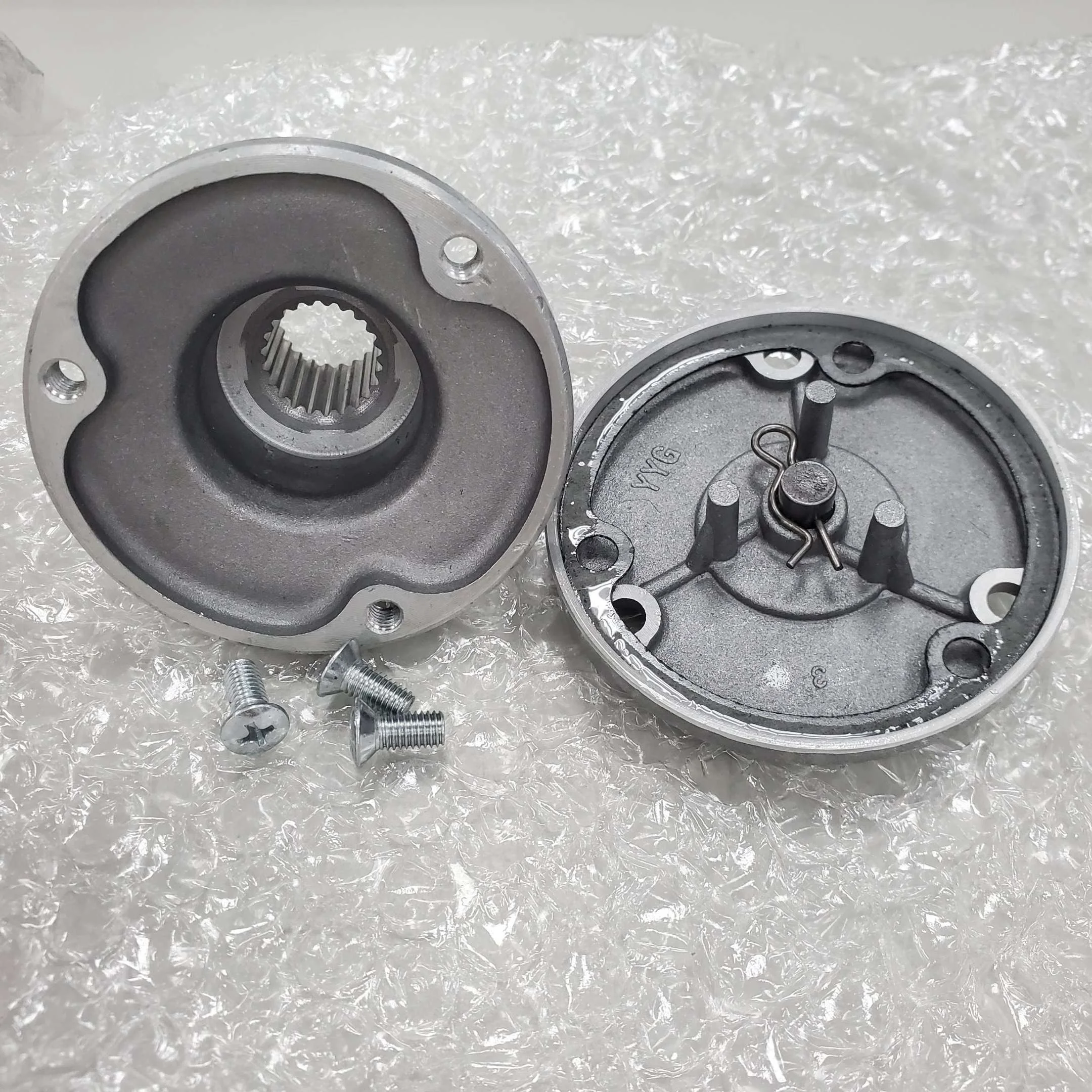 Масляный фильтр в сборе для SYM VF3i 185 ( 1543A-VF3-000-VN ), не подлинный