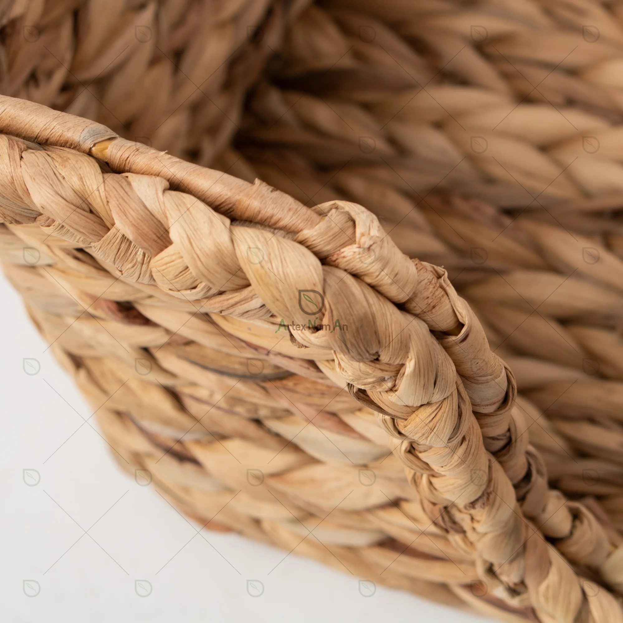 Eco Friendly Woven Water Hyacinth Large Cat Pet Dog Bed/wicker Dog Basket/pet Bed House Indoor Carton Box BSCI Viet Nam