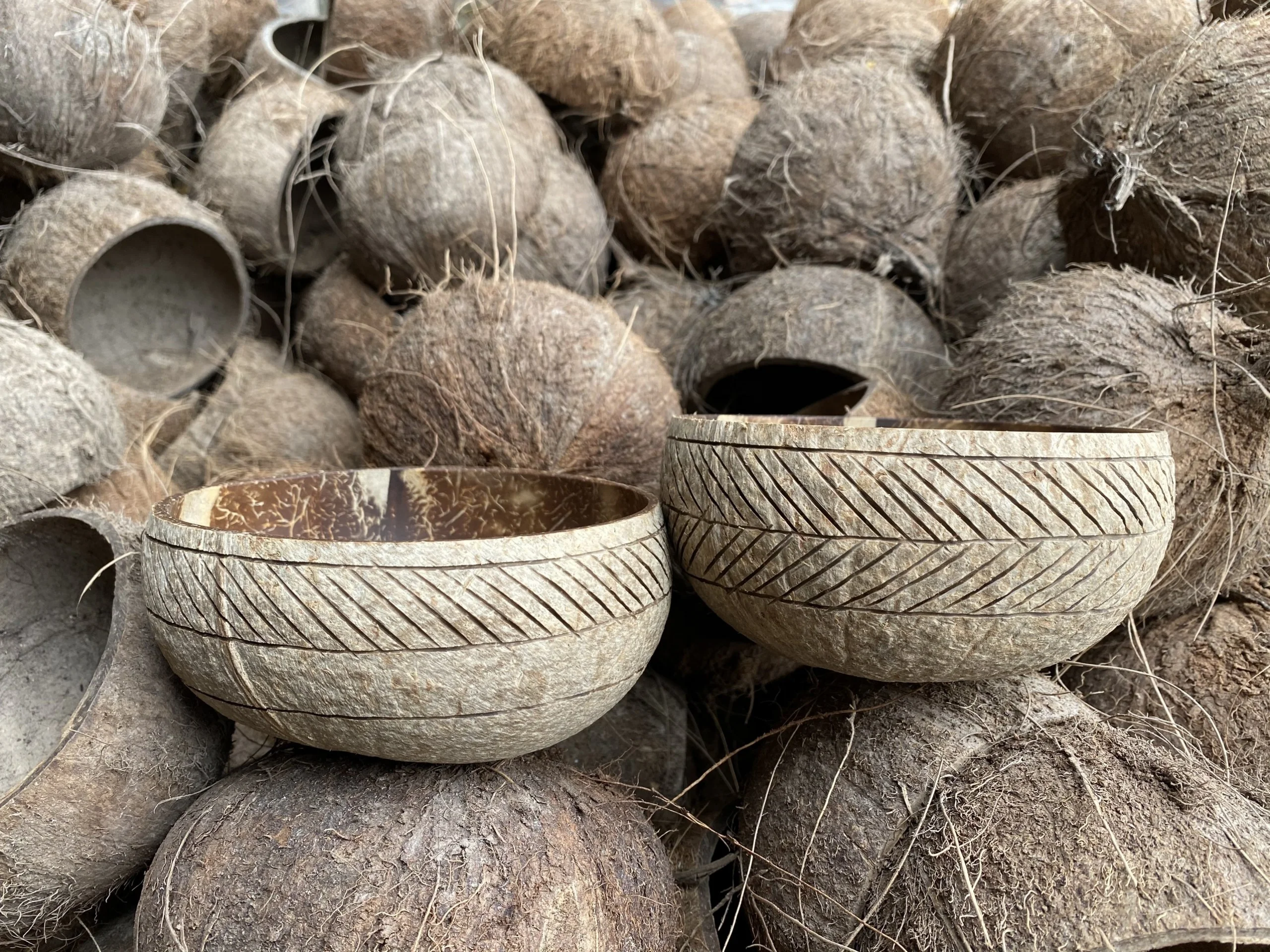 Hot Sale Handmade Carving Boho Coconut Bowl With Geo Pattern
