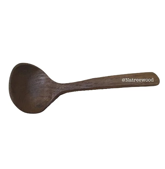 Естественный дизайн, деревянная ложка, вилка, столешница из массива дерева, кухонные принадлежности для ресторана-деревянная посуда