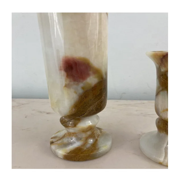  Сделанная на заказ ваза из оникса и мрамора доступна небольшая партия