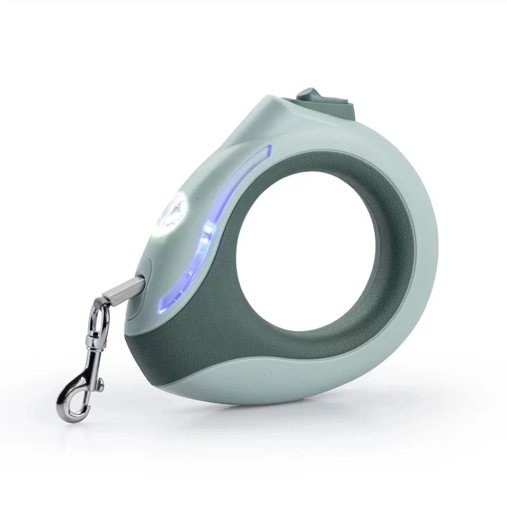Manufacturer Wholesale New style retractable dog leash stkretch and sh flashlight USB rechargeable pet tractor