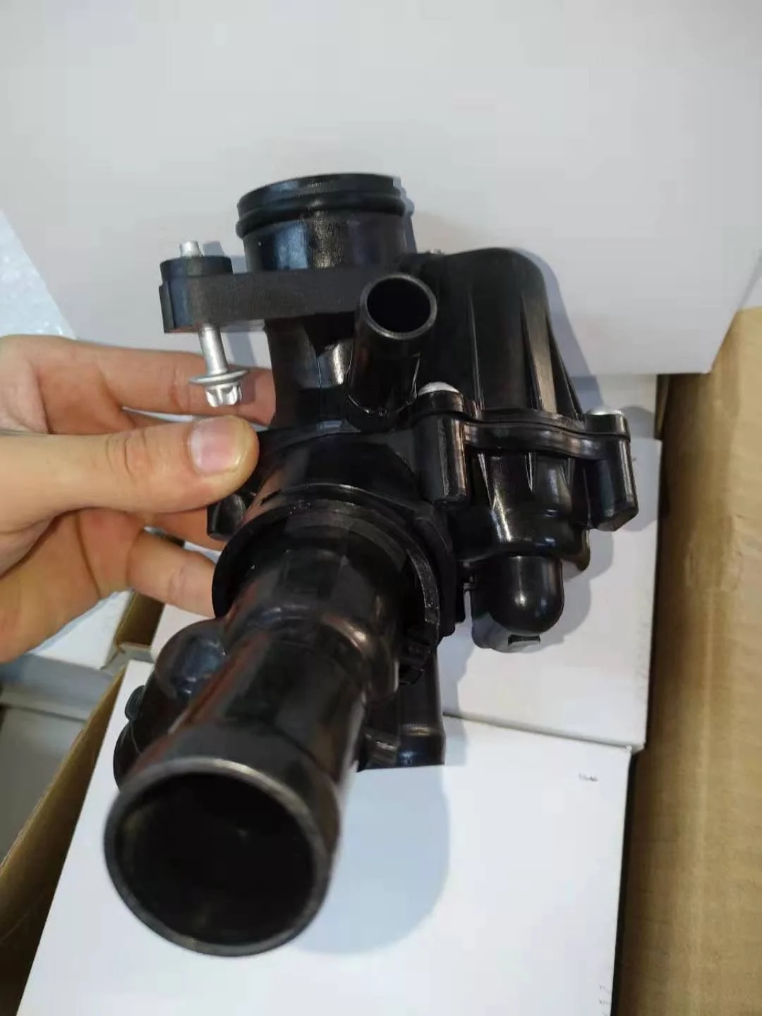 GENUINE OEM THERMOSTAT For Mercedes-Benz A-CLASS B-CLASS CLA 2702000615