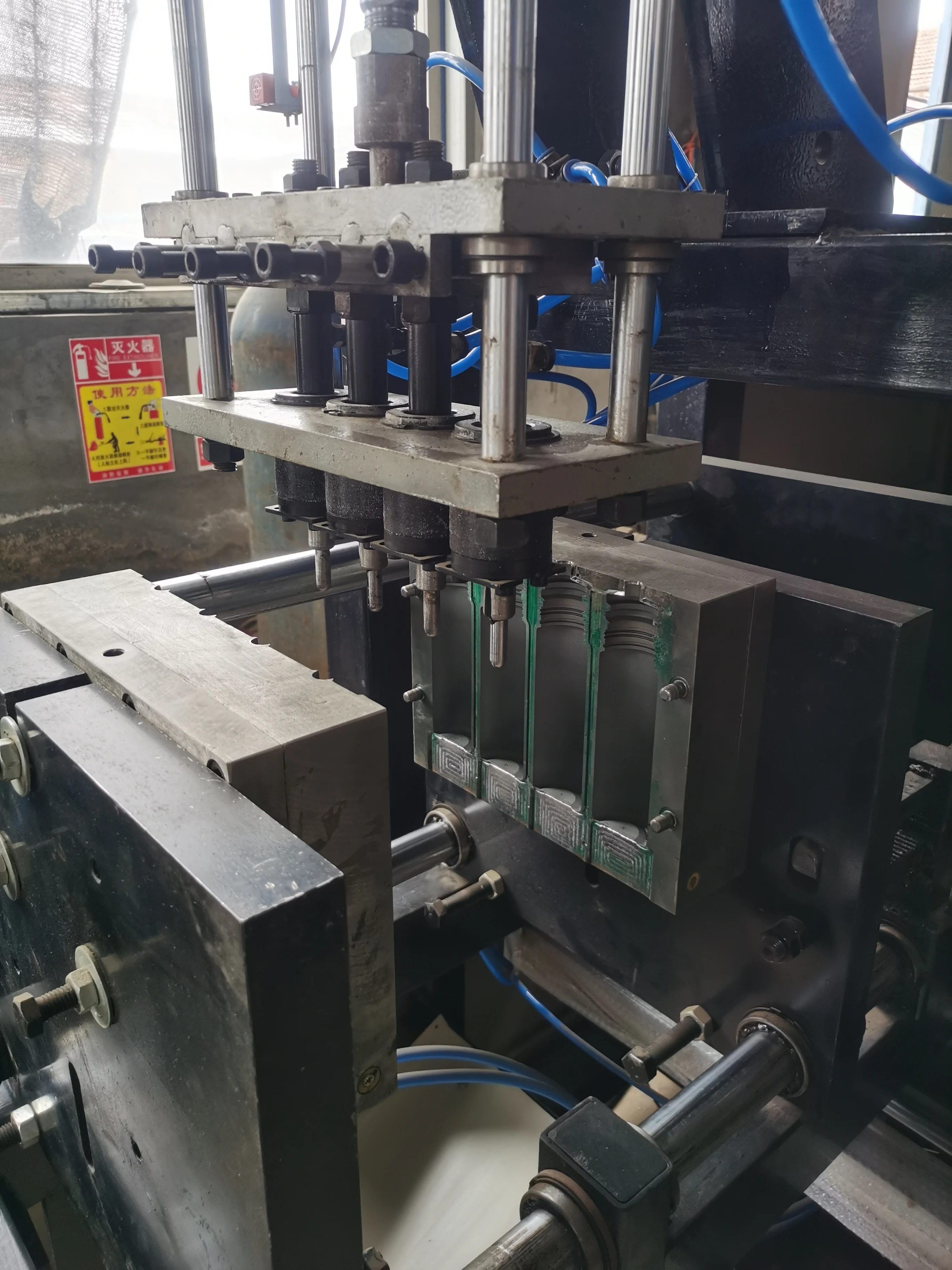 Semi Automatic High quality Hot sell AIR PUMP PISTON Blow Molding Machine