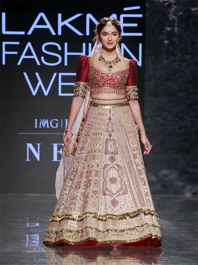 Custom Bridal Designer Maroon Velvet Lehenga Choli Embroidered Wedding Lahenga Choli for Women Wholesale 2023 Indian clothes
