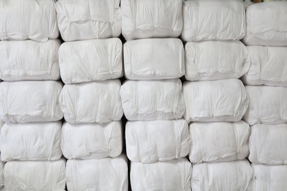 Textile Waste Cotton Rags Industrial Packaging Light Color Fleece Fabrics Rags Materials 80% polyester 20%cotton Wholesale