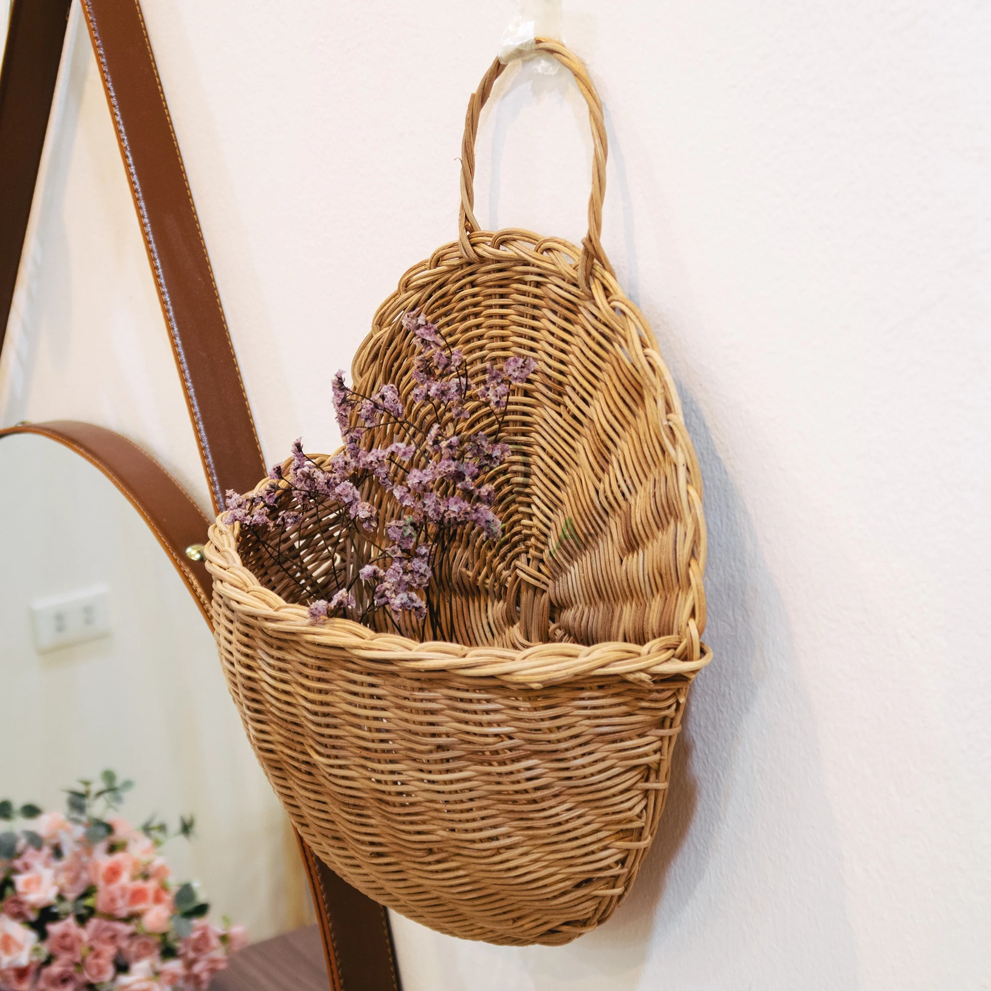 Rattan semi circle hanging basket/wicker wall mounted fruit and vegetable basket/flower hanging baskets on wall