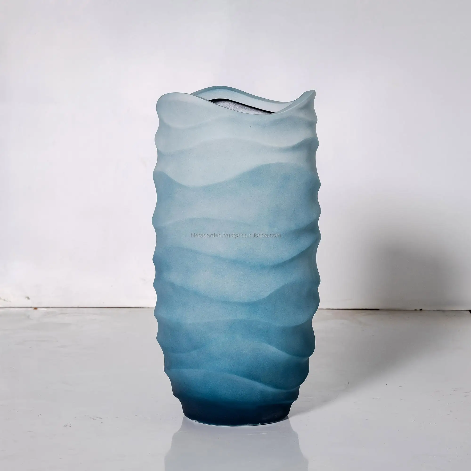 Antique Terra Cotta Outdoor Garden Pots Cheap Pottery Flower Planter for Garden Center Historic Style Flower Vase