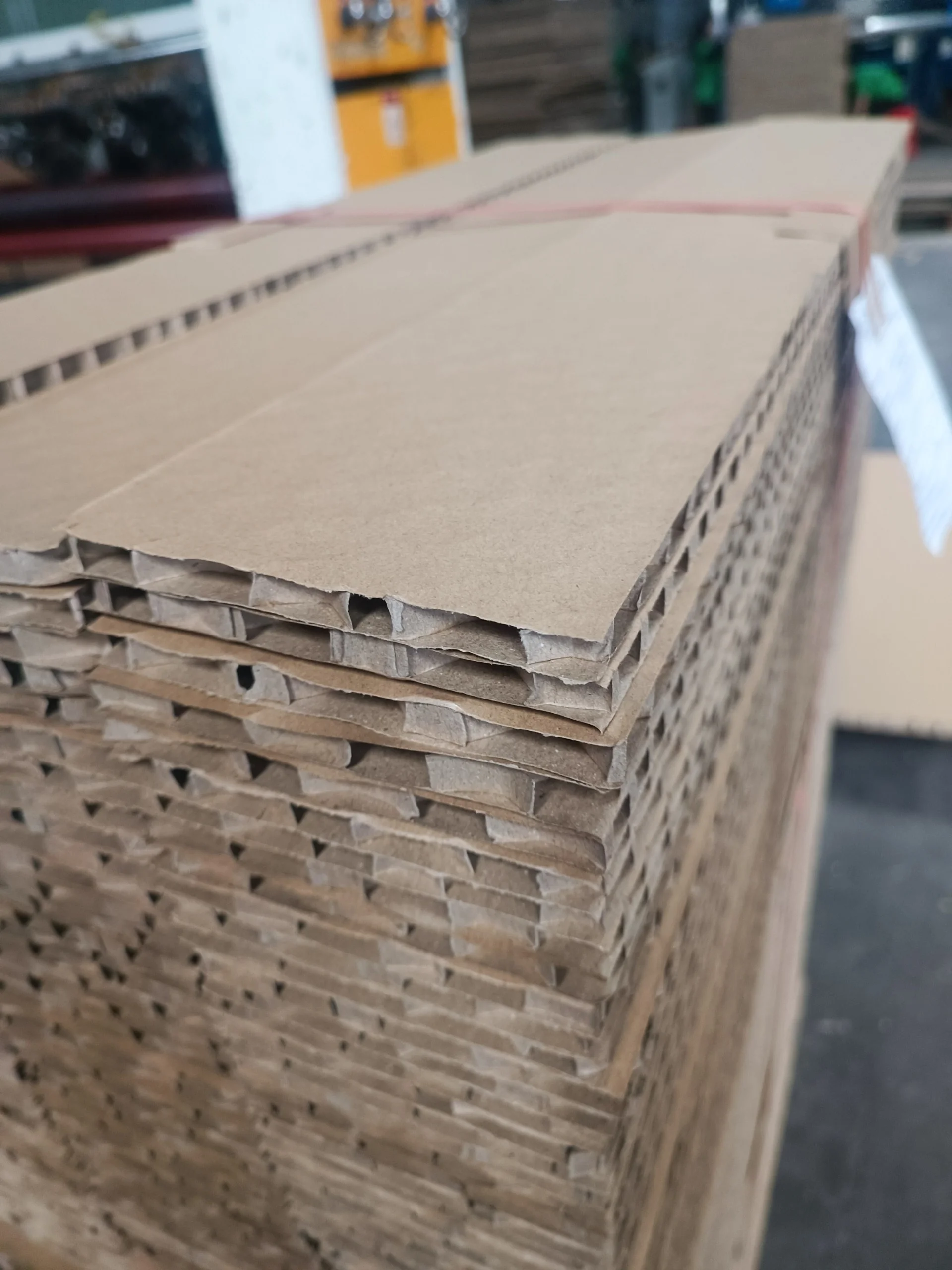 FACTORY DIRECT Customizable Kraft Honeycomb Paper From Vietnam for Packing Honeycomb Cardboard ECO SAFE