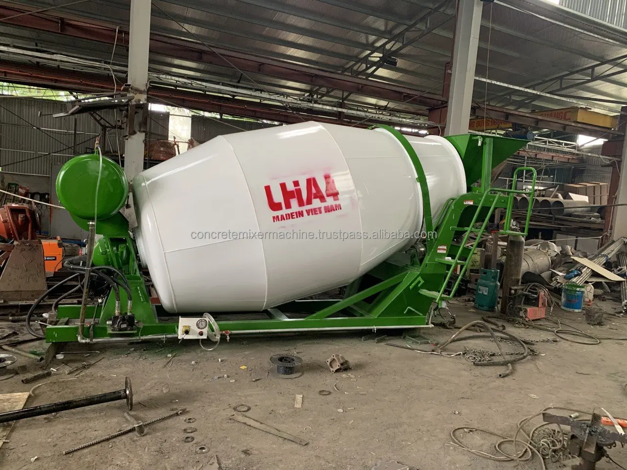 For sale new process self loader concrete mixer mobile 5cbm cubic meter export in Nigeria for construction work