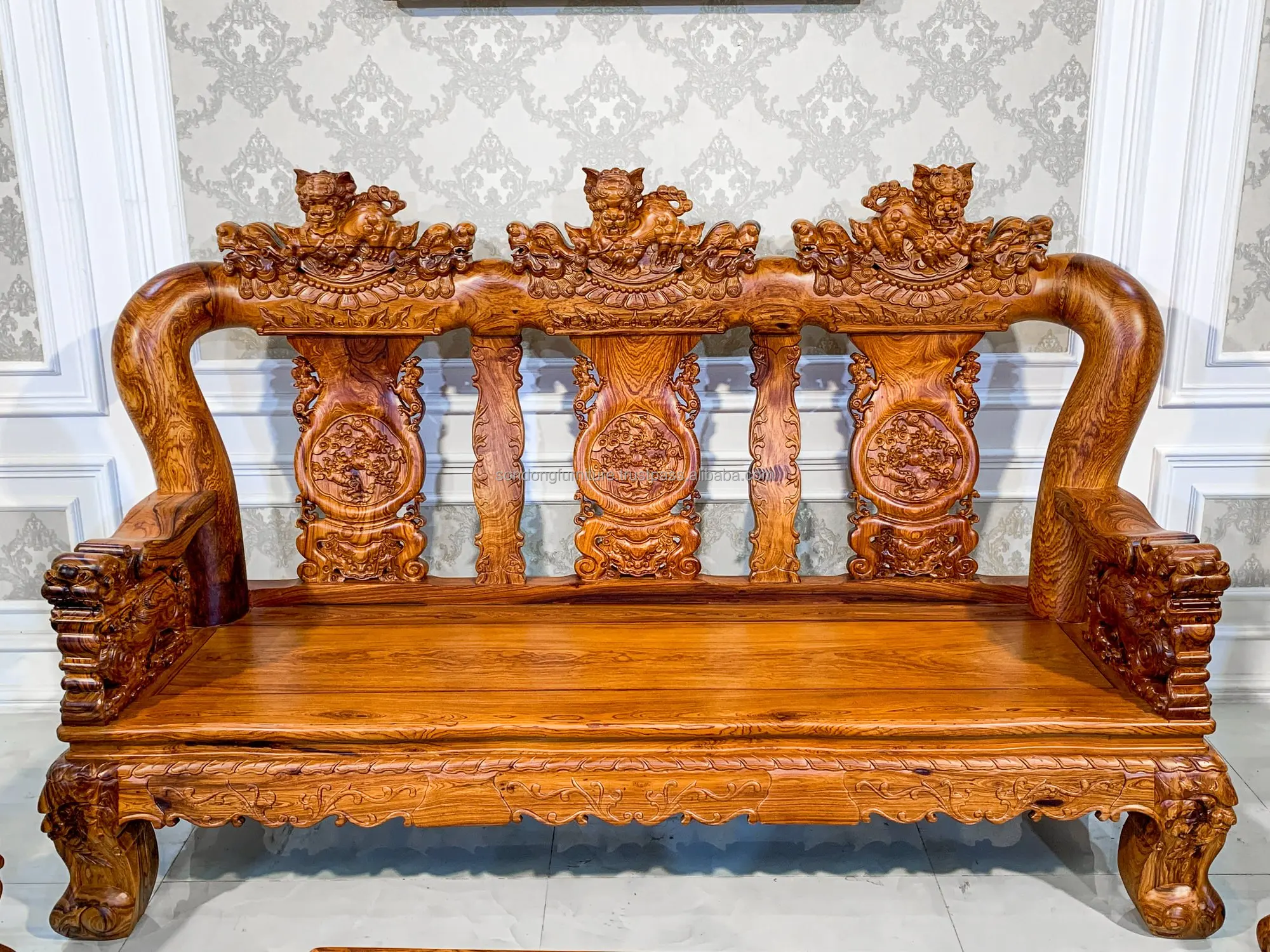 Набор столов и стульев с деревянной колонкой из парчи 16 красиво