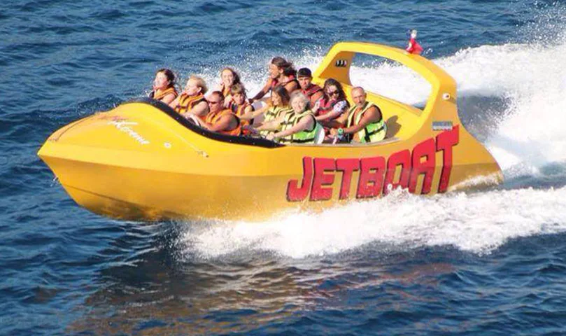 Alesta Marine Luxury Spark Jet Boat RED New Fiber Glass Leisure Entertainment Speed Boat Best Quality Blue Ocean Sea Lake River