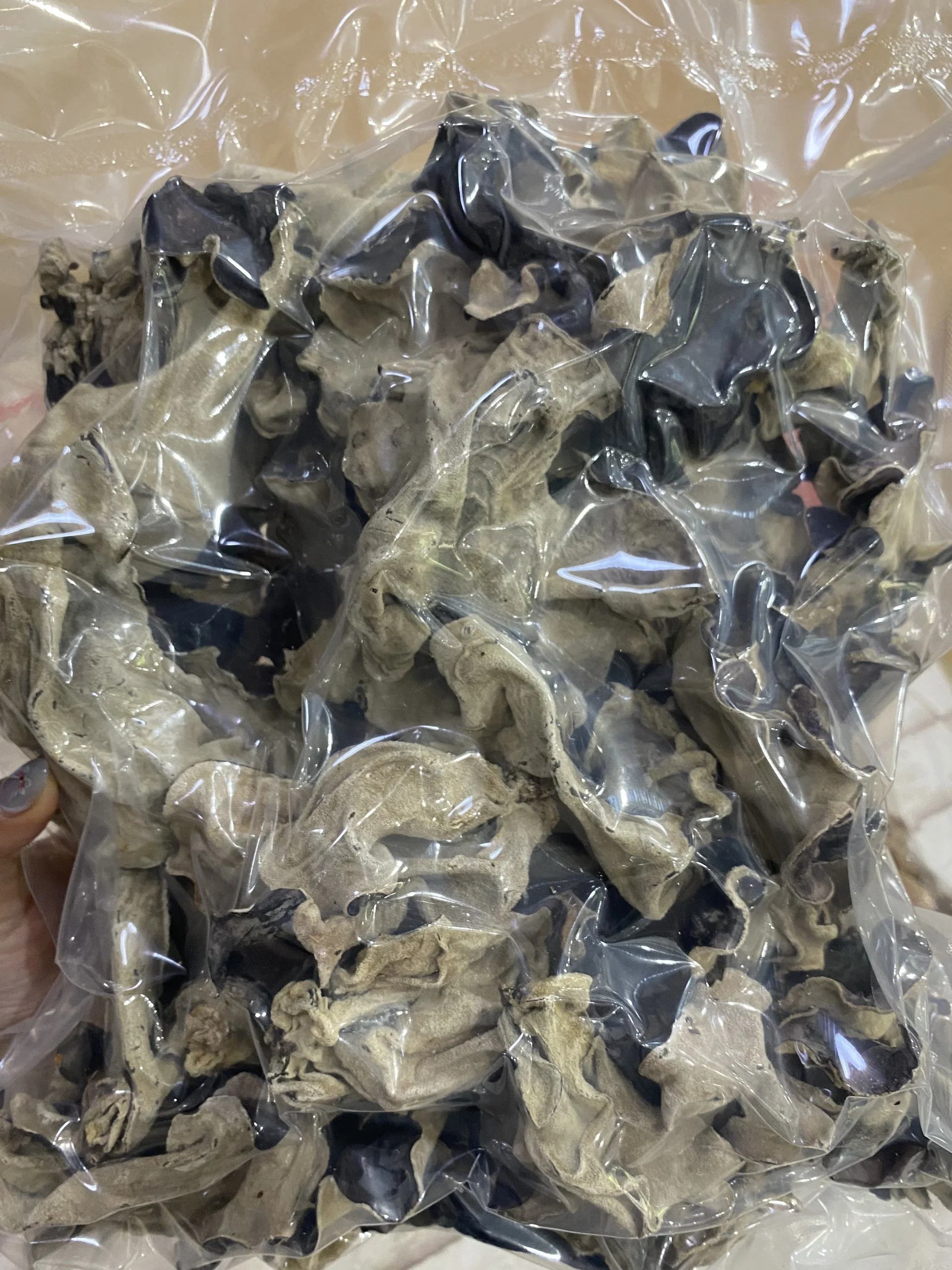 Wholesale OEM Bulk Packing Dried Kikurage Wood Ear Mushrooms for Soup Dried Black Fungus for Vegetarian