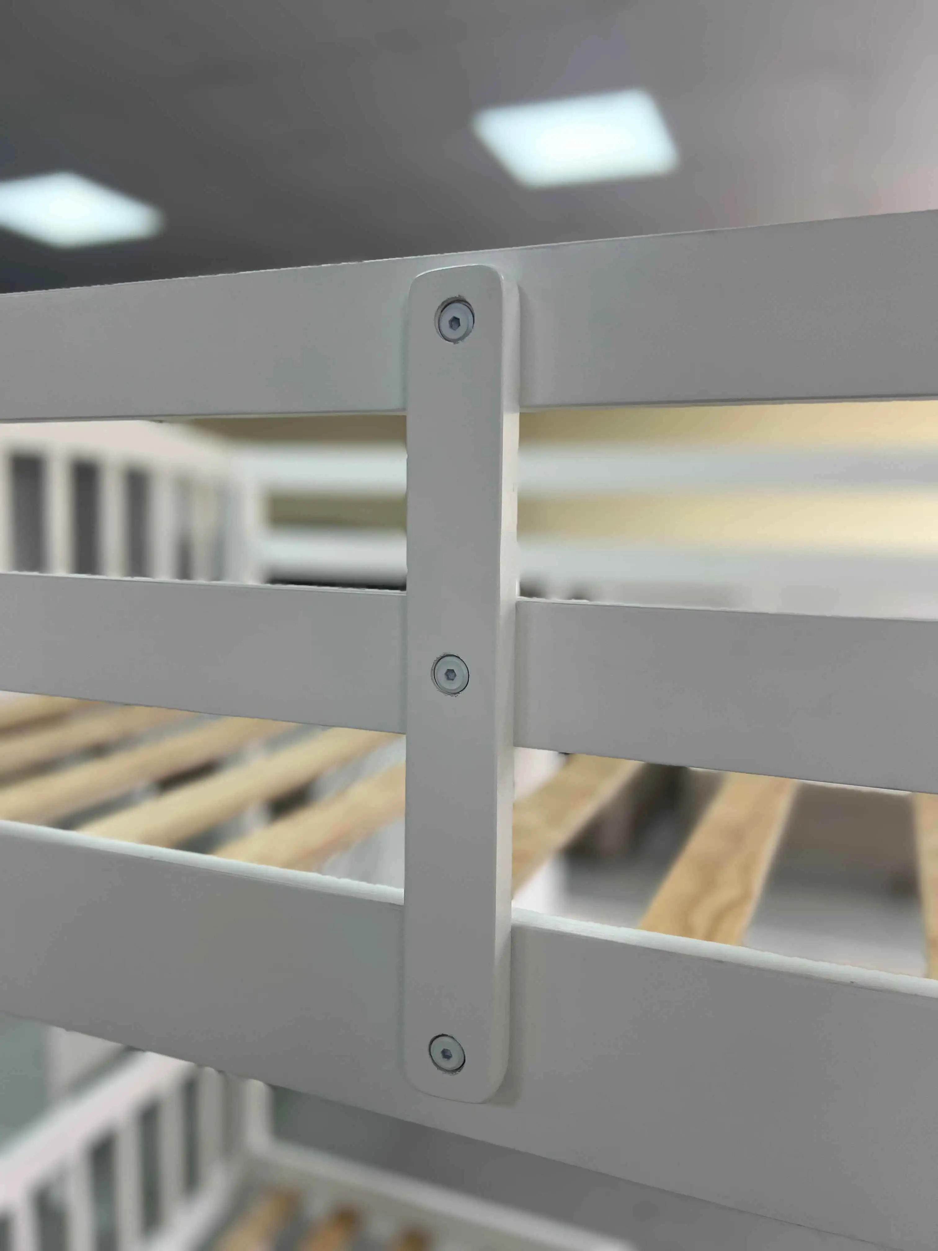 TNT Modern Design Wooden Bunk Bed with Convenient Ladder for Bedroom Furniture Storage