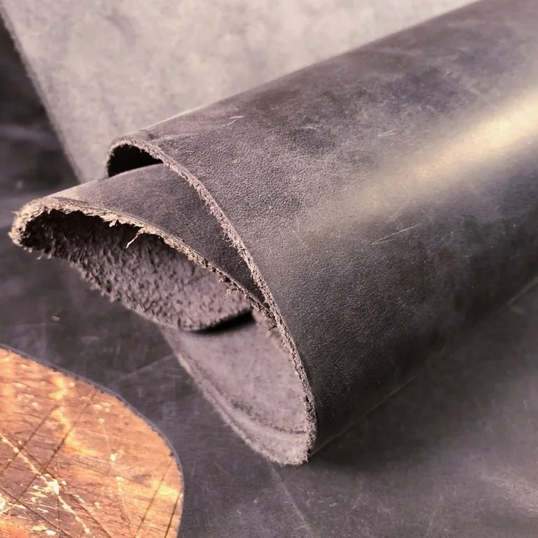 Мягкая натуральная кожа crazy horse для обуви черного цвета Толщина 1 2 мм