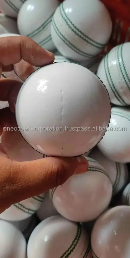 Cricket balls (16).jpg