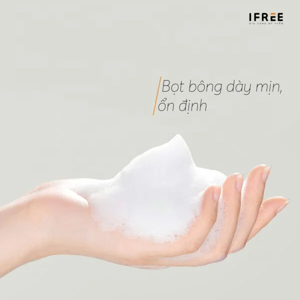 Натуральное пенообразующее средство для лица с жирными кислотами ежедневного очищения форма геля