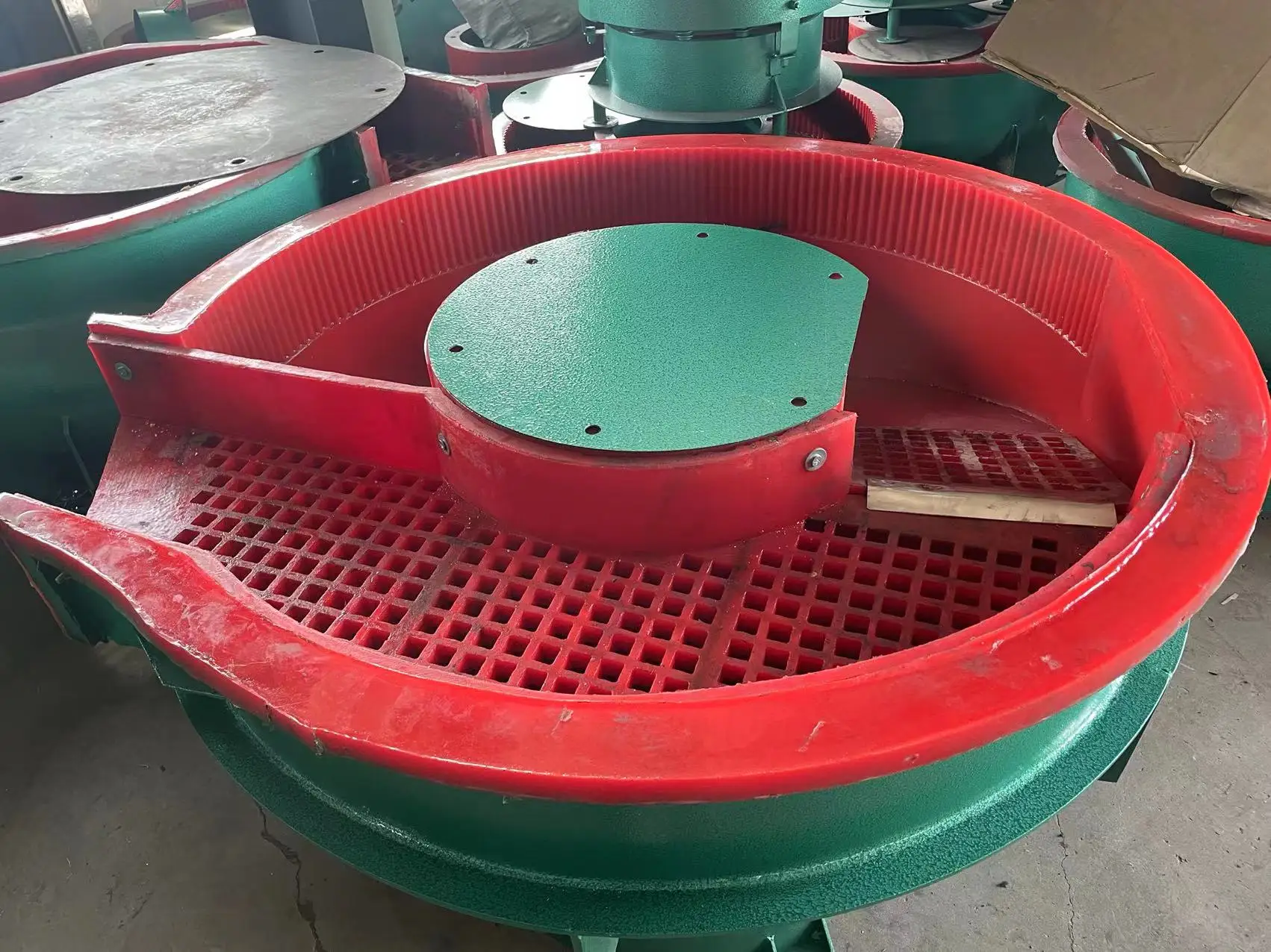 Automatic Deburring Machine Vibratory tumbling metal polishing machine