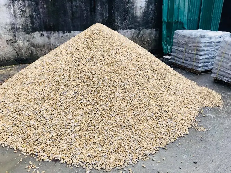 Decorative Assorted Polished white pebbles natural stone in garden fish tank gardening decoration
